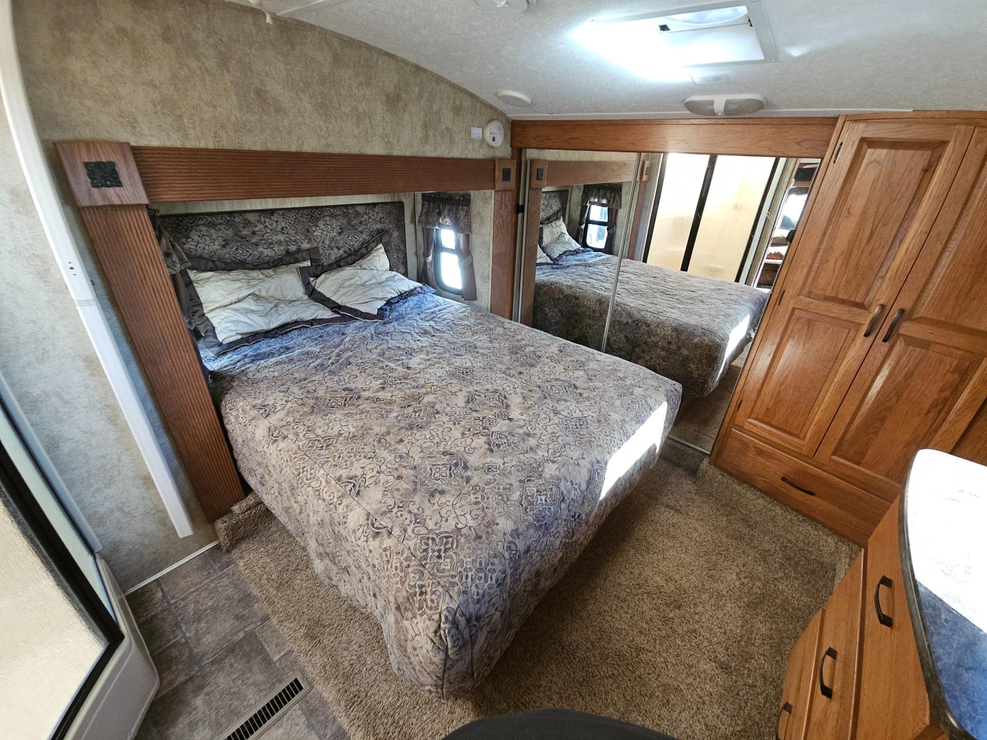 2011 Keystone RV 2011 Keystone RV Montana Mountaineer - thumbnail 31