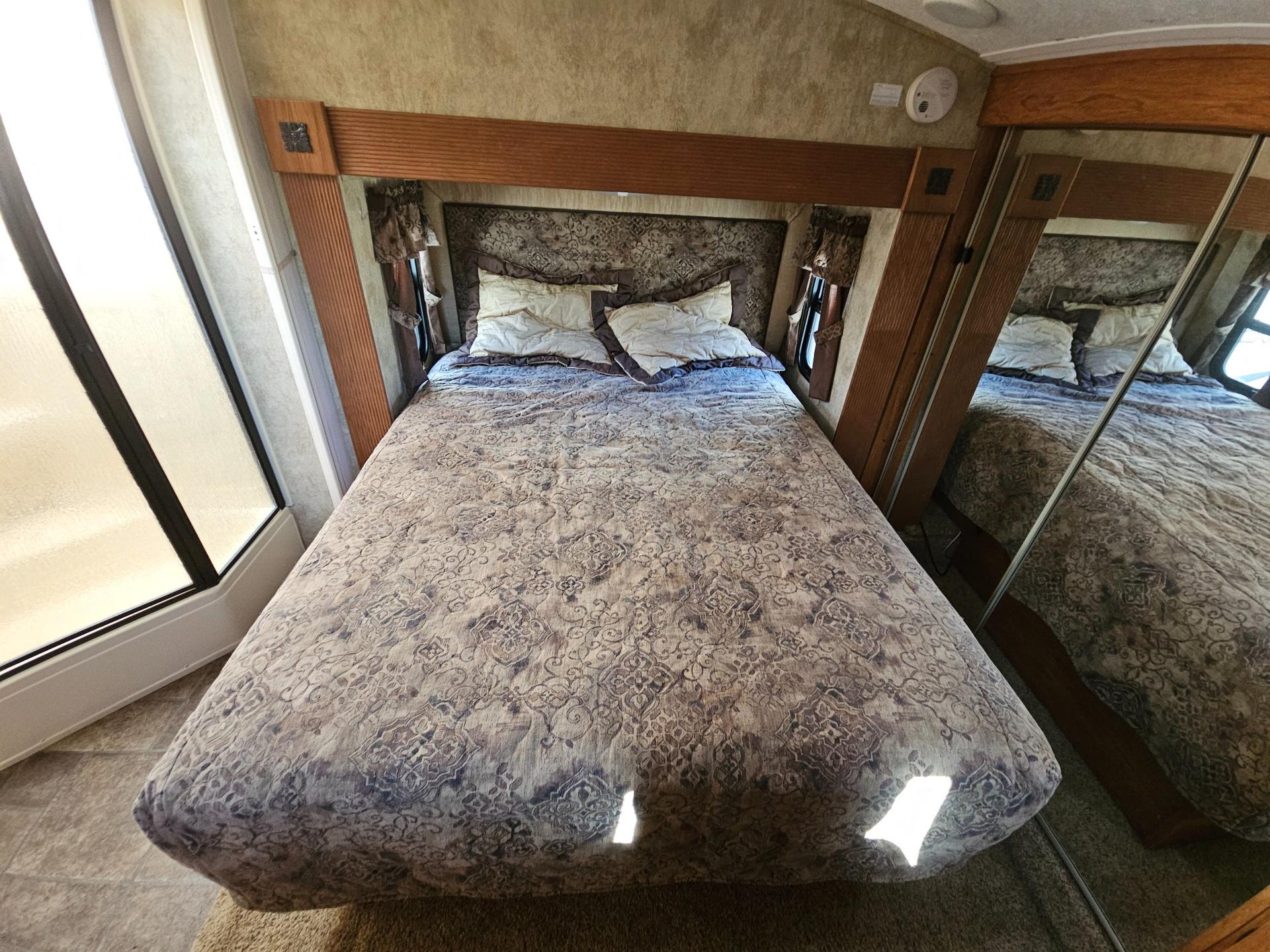 2011 Keystone RV 2011 Keystone RV Montana Mountaineer - thumbnail 32