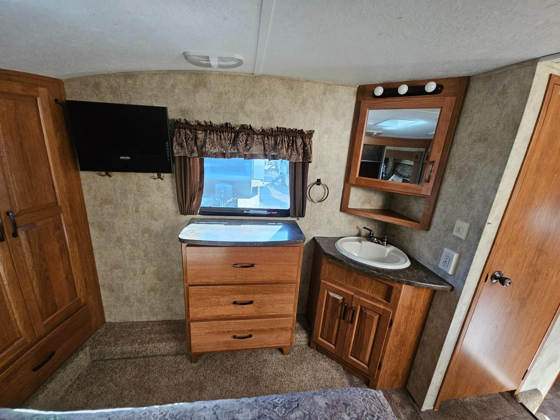 2011 Keystone RV 2011 Keystone RV Montana Mountaineer - thumbnail 35