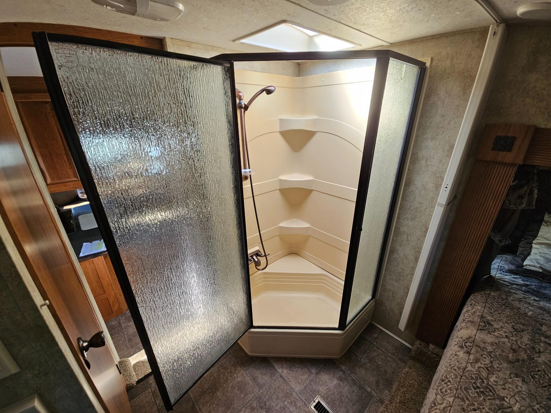 2011 Keystone RV 2011 Keystone RV Montana Mountaineer - thumbnail 41