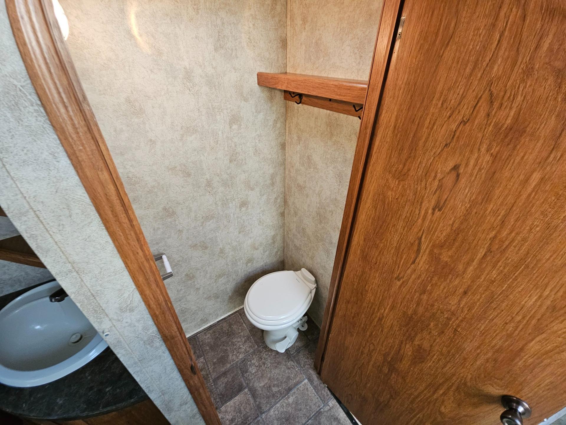 2011 Keystone RV 2011 Keystone RV Montana Mountaineer - thumbnail 42