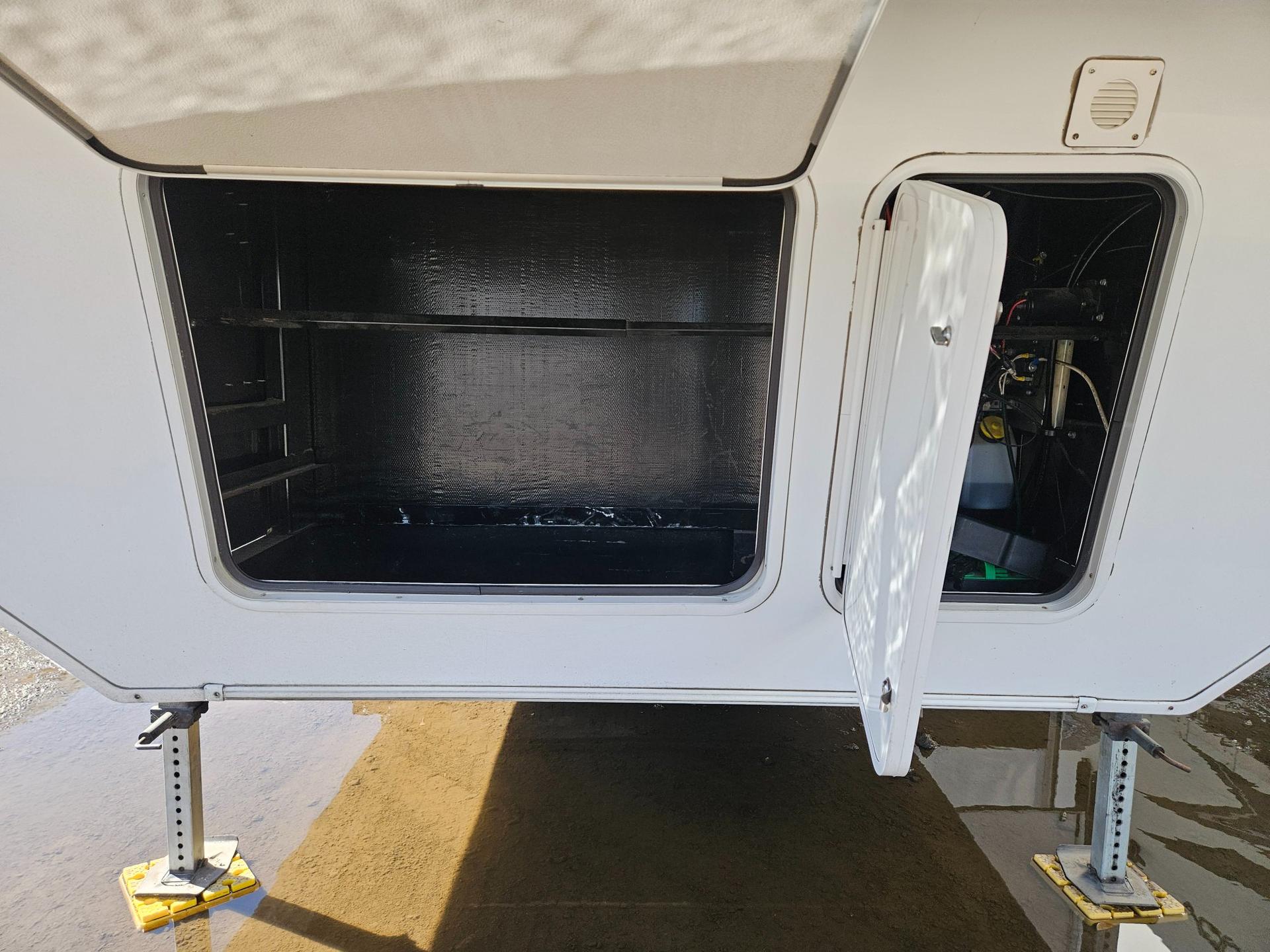 2011 Keystone RV 2011 Keystone RV Montana Mountaineer - thumbnail 44