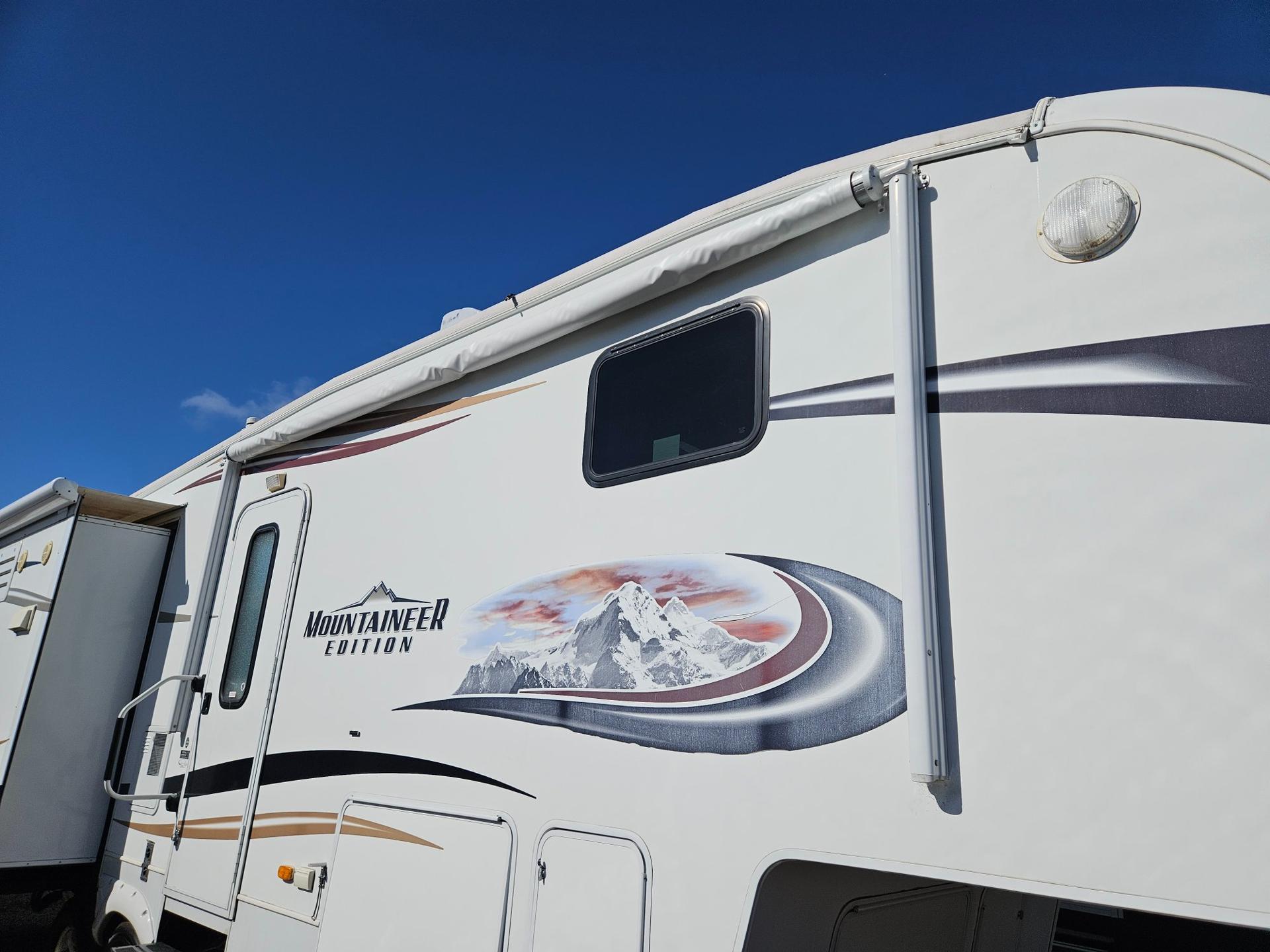 2011 Keystone RV 2011 Keystone RV Montana Mountaineer - thumbnail 46