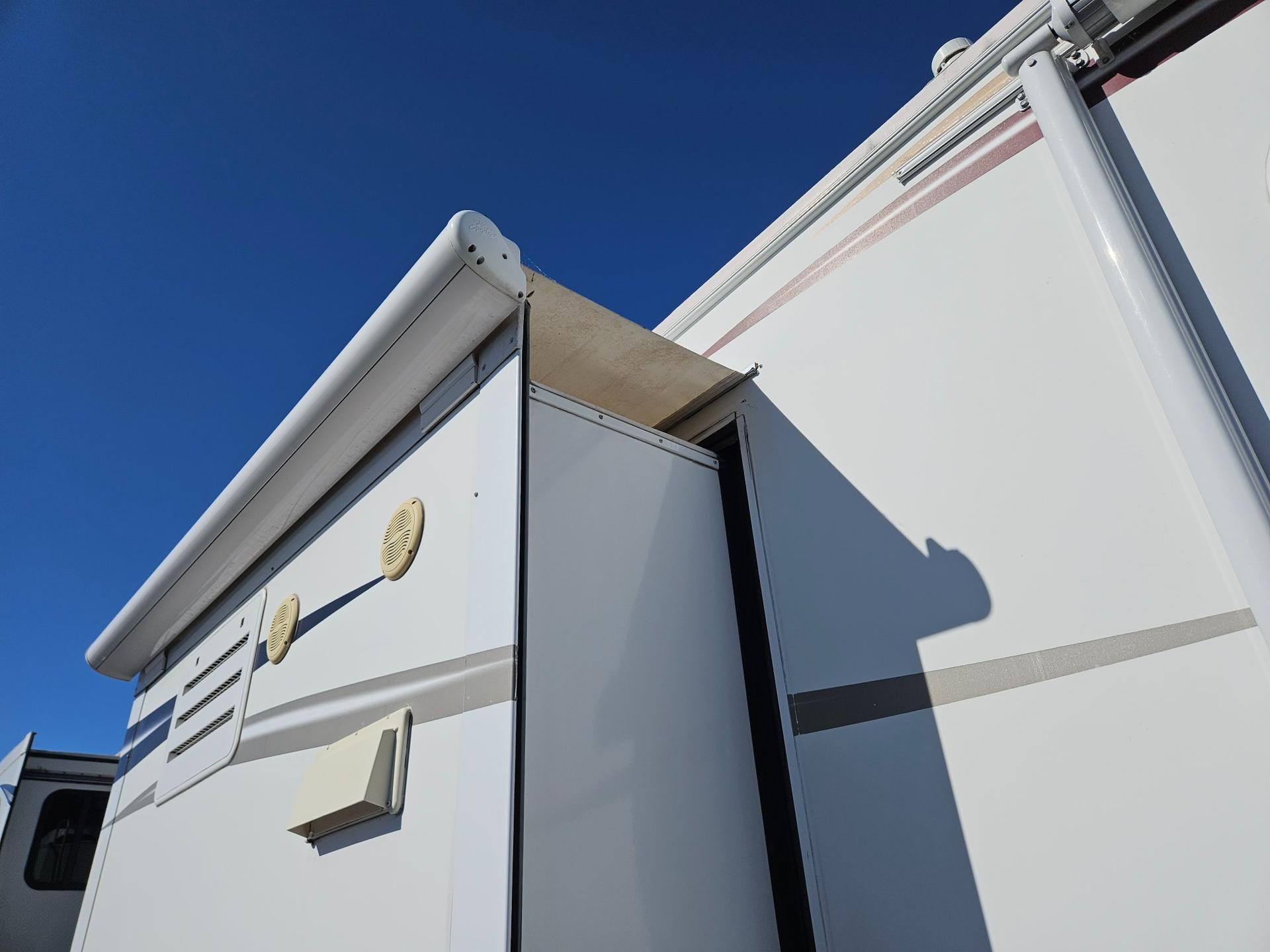 2011 Keystone RV 2011 Keystone RV Montana Mountaineer - thumbnail 51