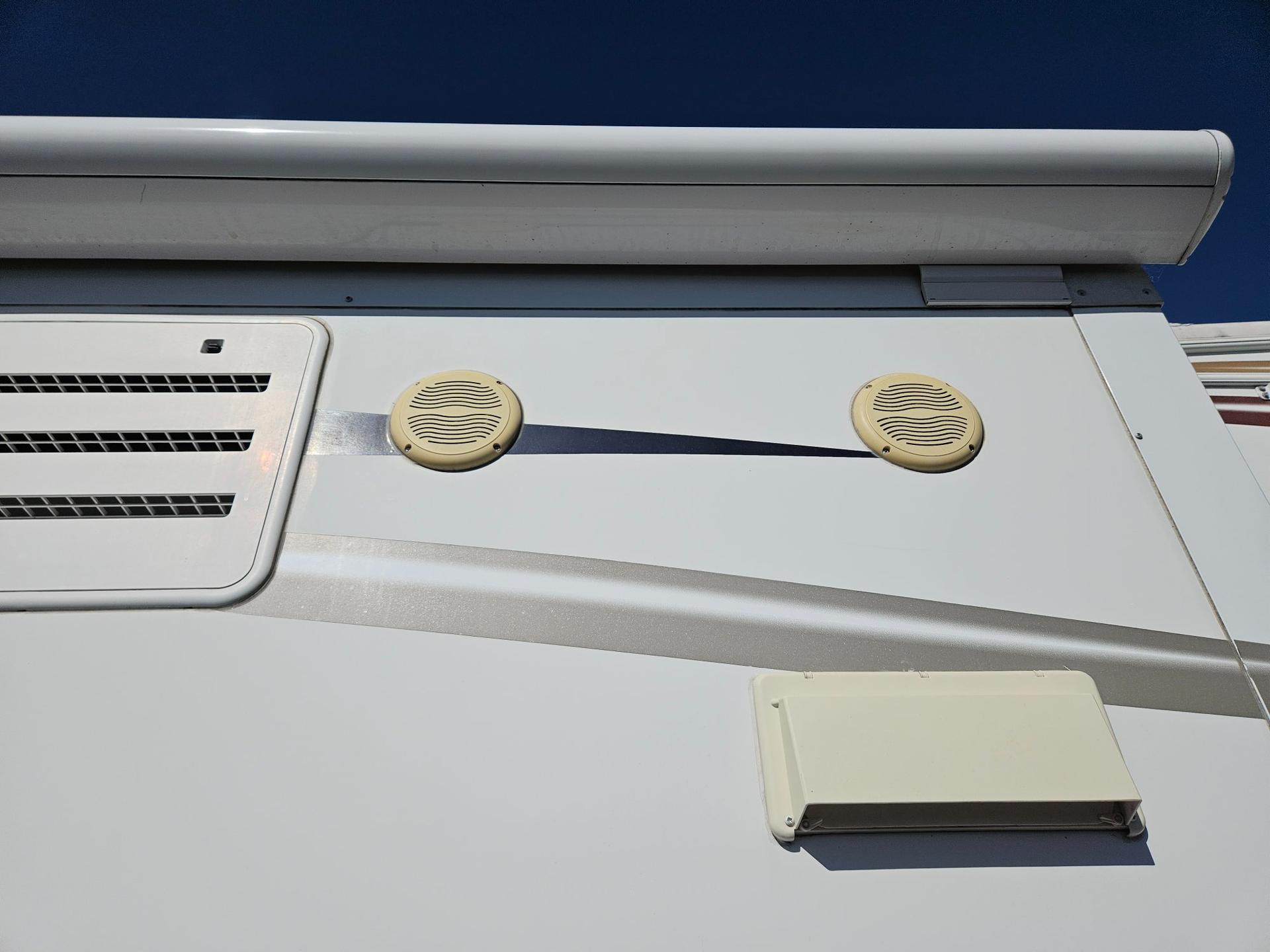 2011 Keystone RV 2011 Keystone RV Montana Mountaineer - thumbnail 52