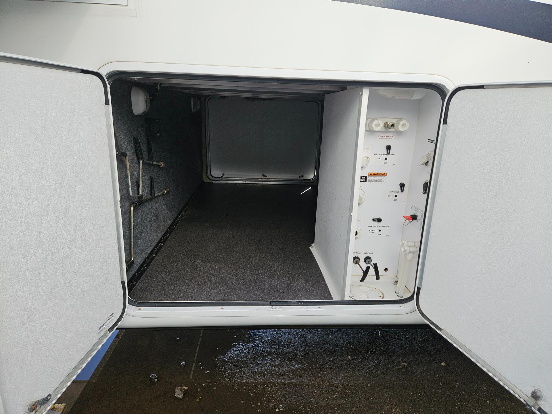 2011 Keystone RV 2011 Keystone RV Montana Mountaineer - thumbnail 56