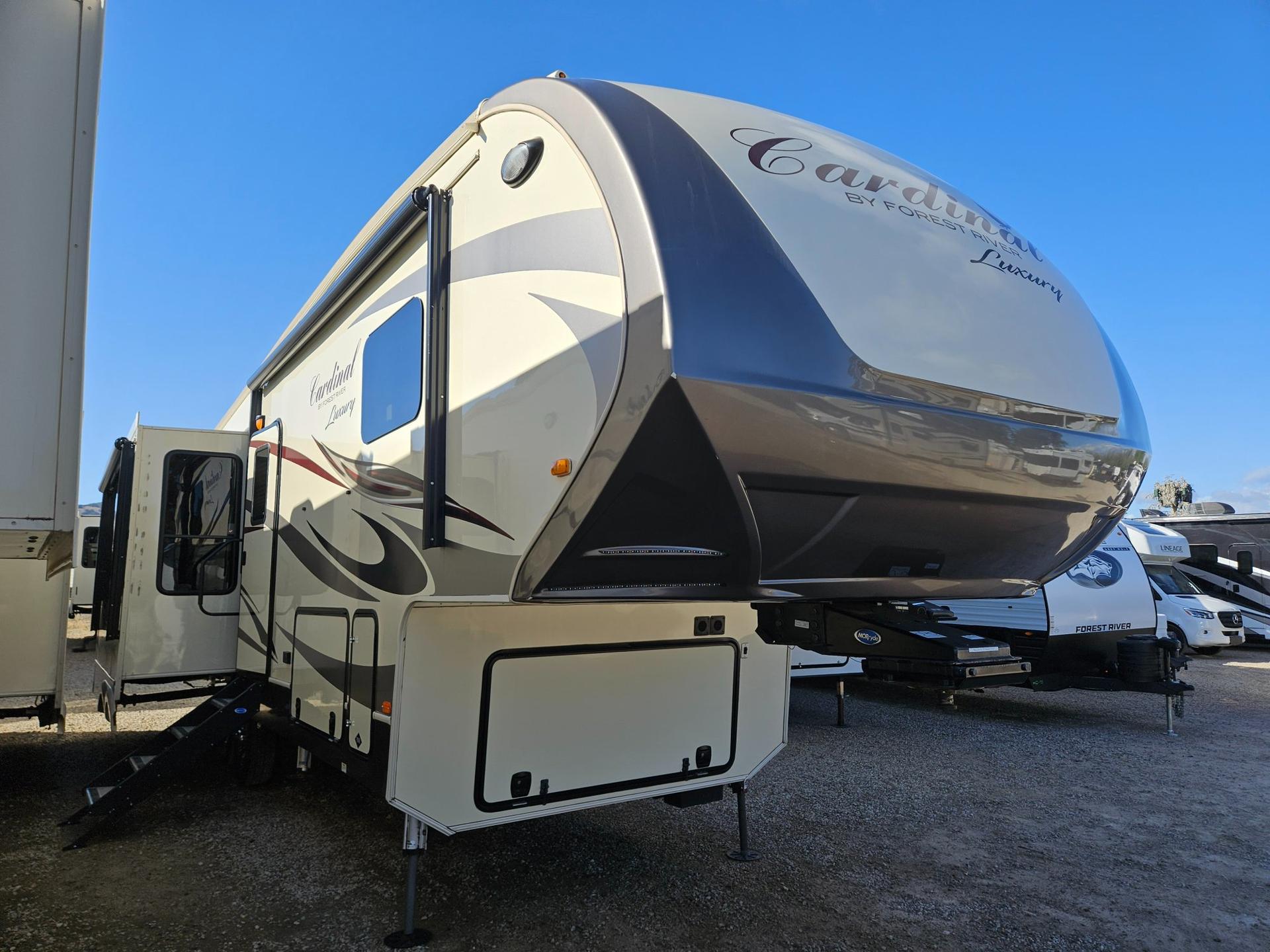 2018 Forest River Cardinal 3350RLX