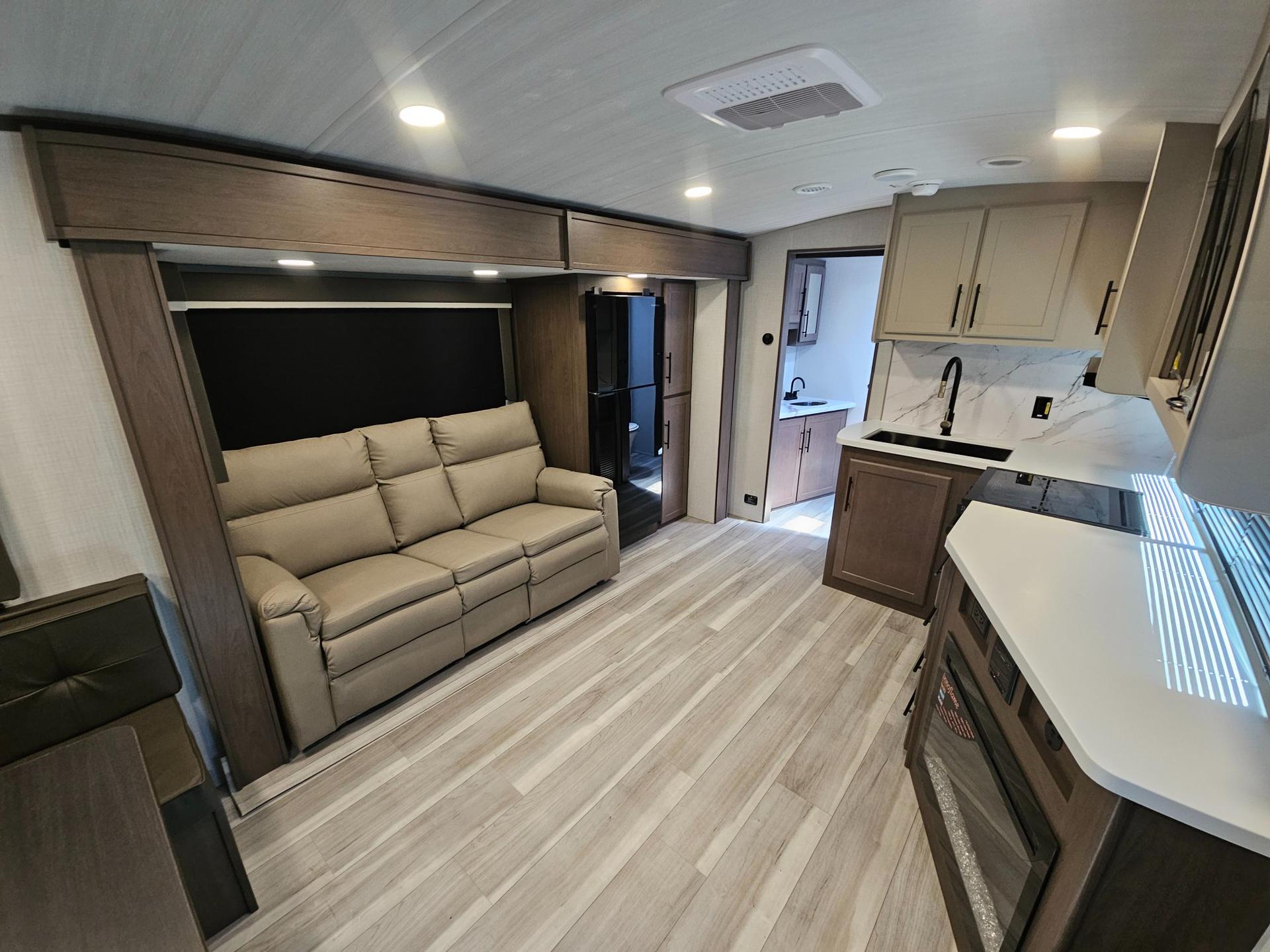 2026 Keystone RV 2026 Keystone RV Cougar Half-Ton - thumbnail 5