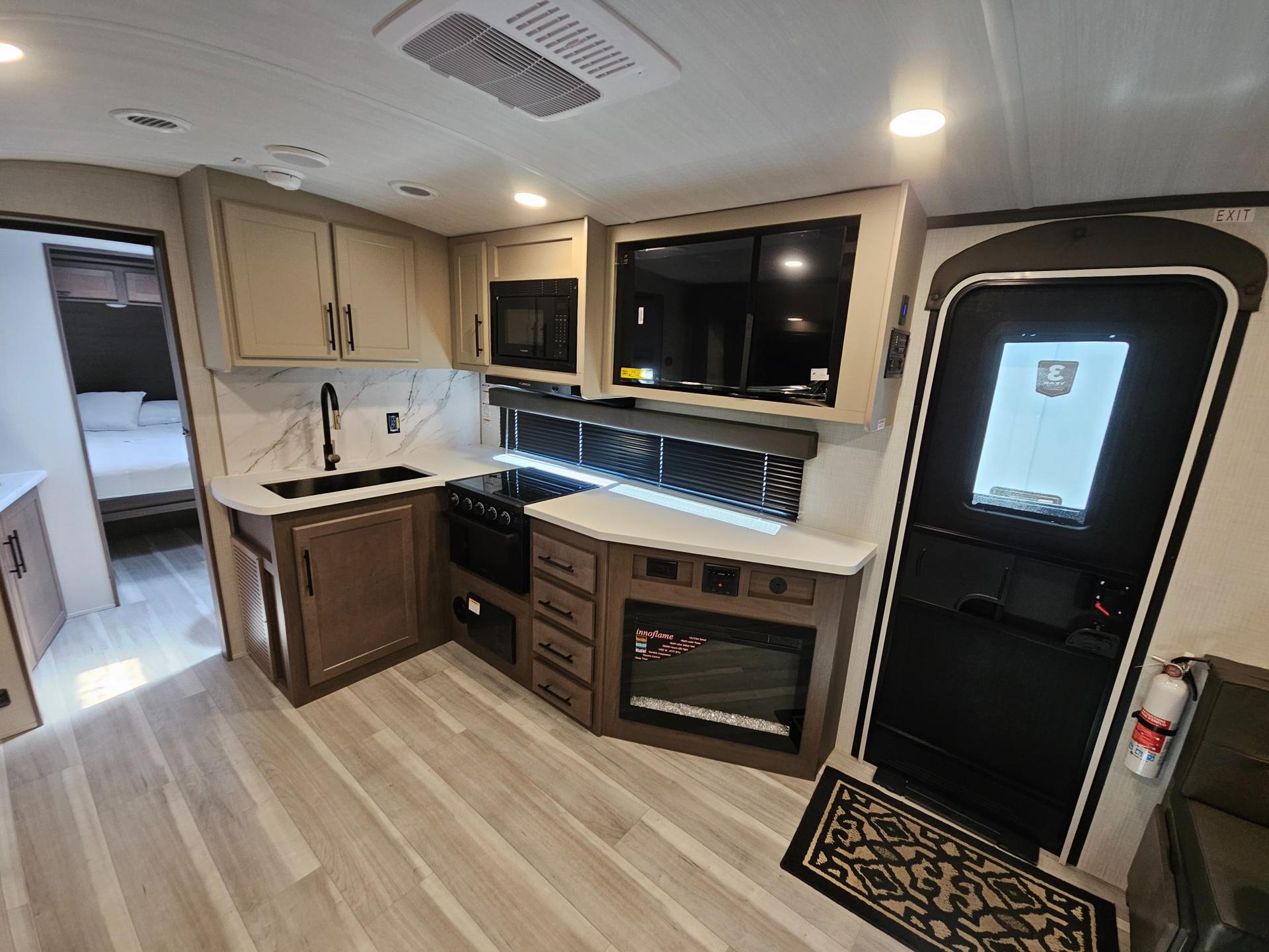 2026 Keystone RV 2026 Keystone RV Cougar Half-Ton - thumbnail 6