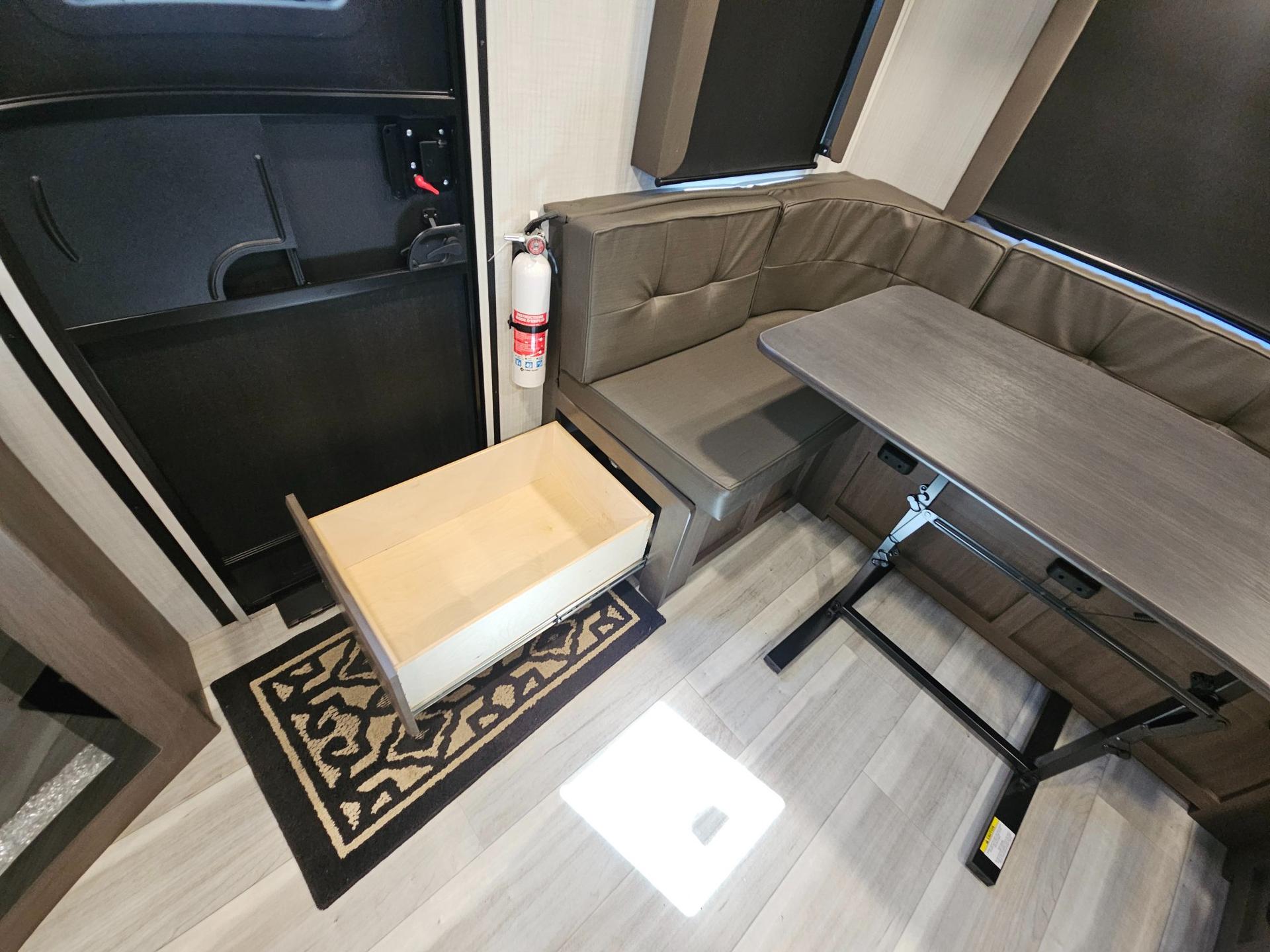 2026 Keystone RV 2026 Keystone RV Cougar Half-Ton - thumbnail 9