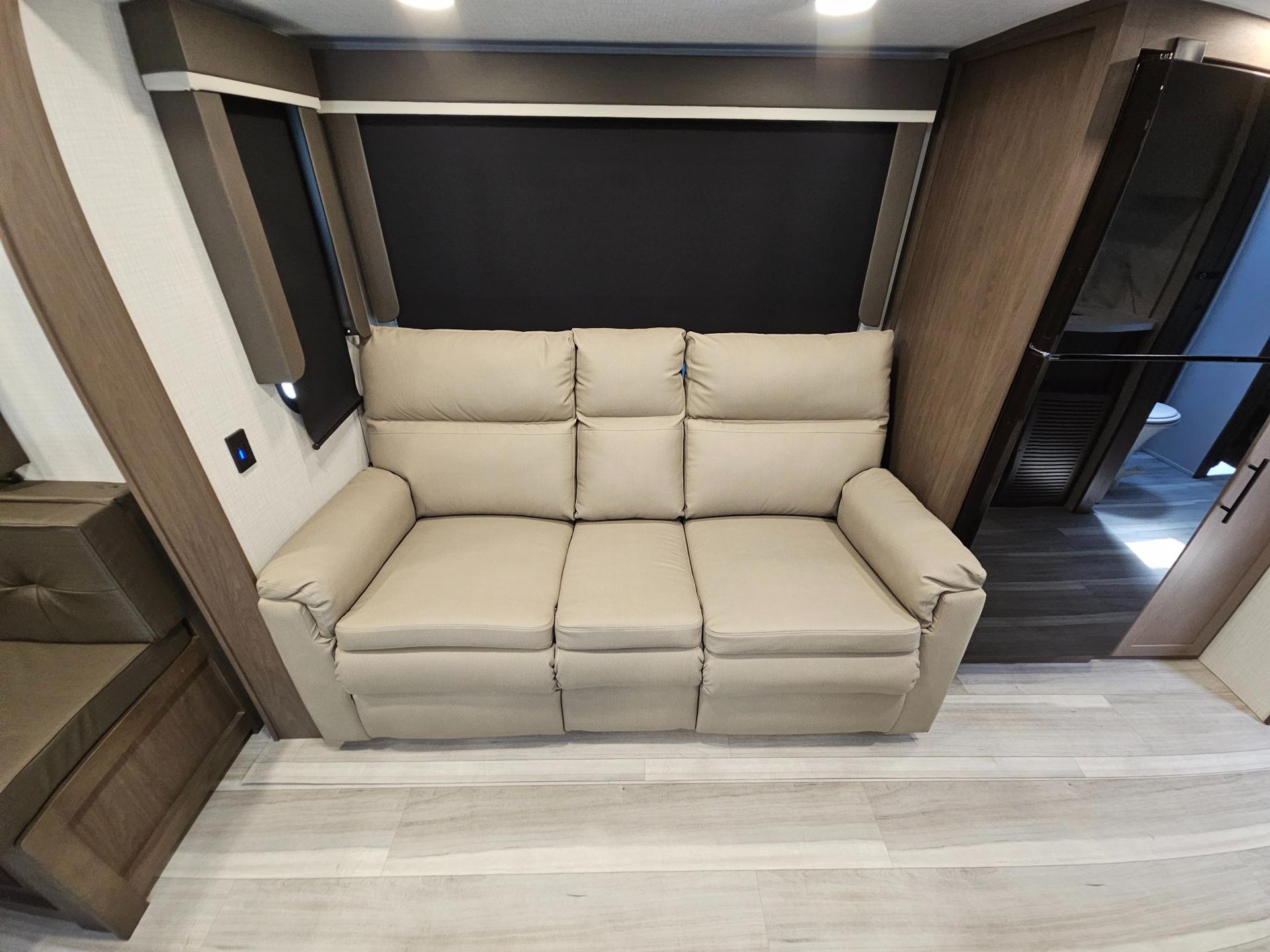 2026 Keystone RV 2026 Keystone RV Cougar Half-Ton - thumbnail 12