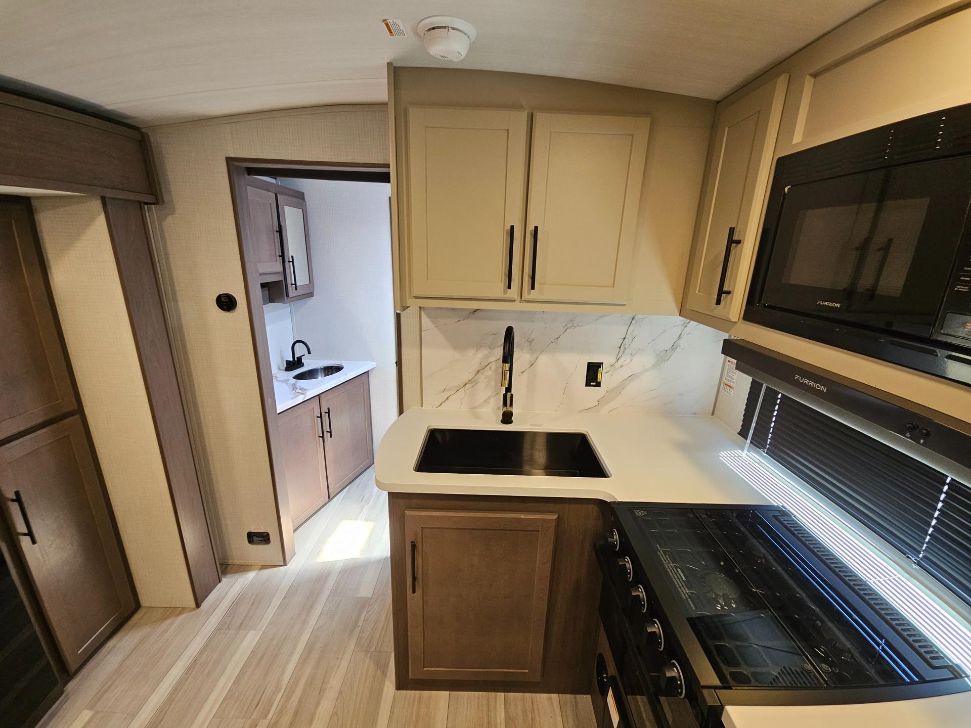 2026 Keystone RV 2026 Keystone RV Cougar Half-Ton - thumbnail 21