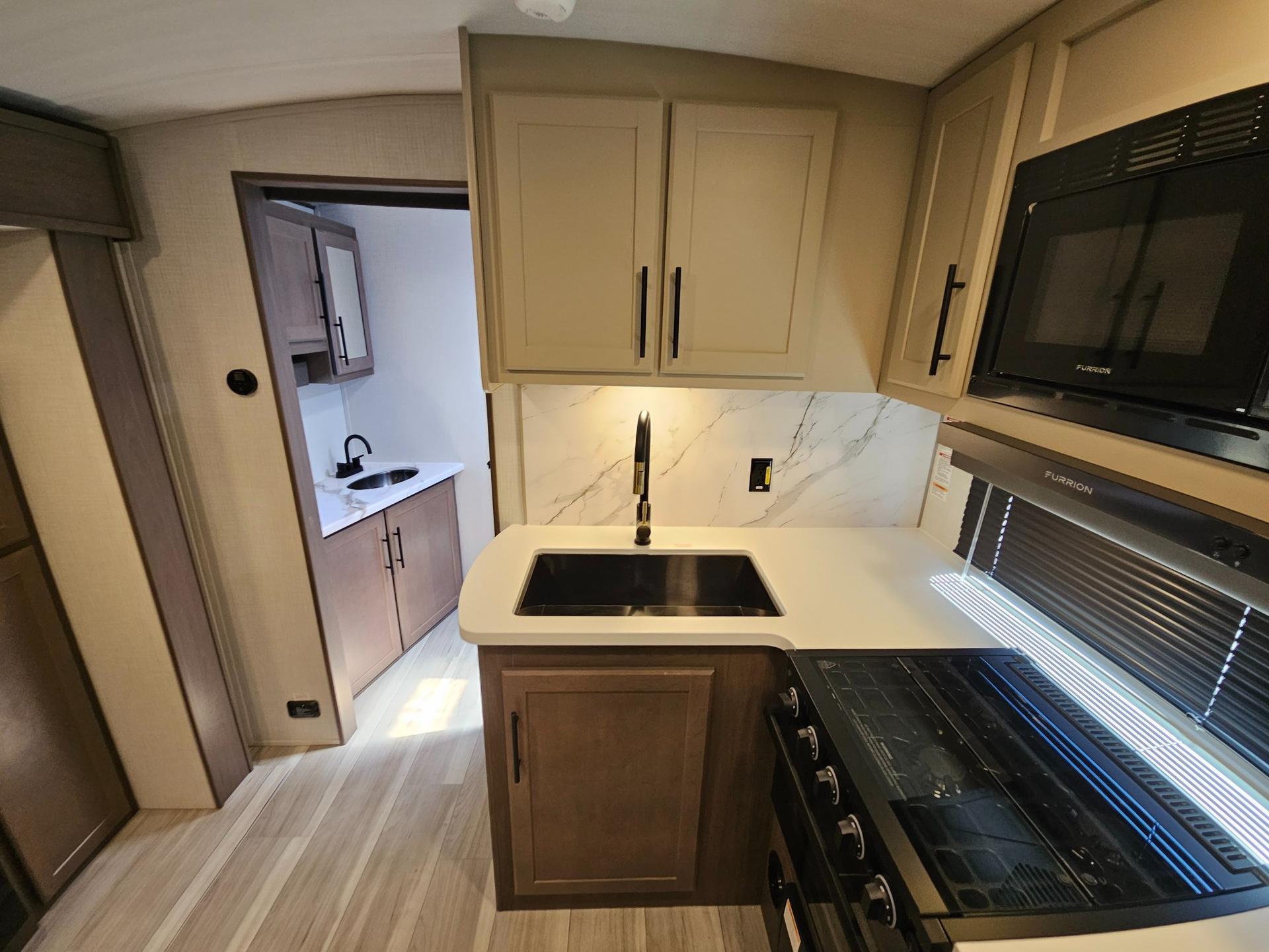 2026 Keystone RV 2026 Keystone RV Cougar Half-Ton - thumbnail 25