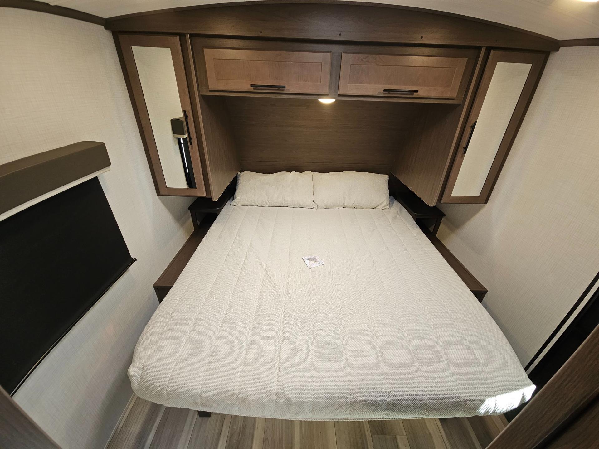 2026 Keystone RV 2026 Keystone RV Cougar Half-Ton - thumbnail 32