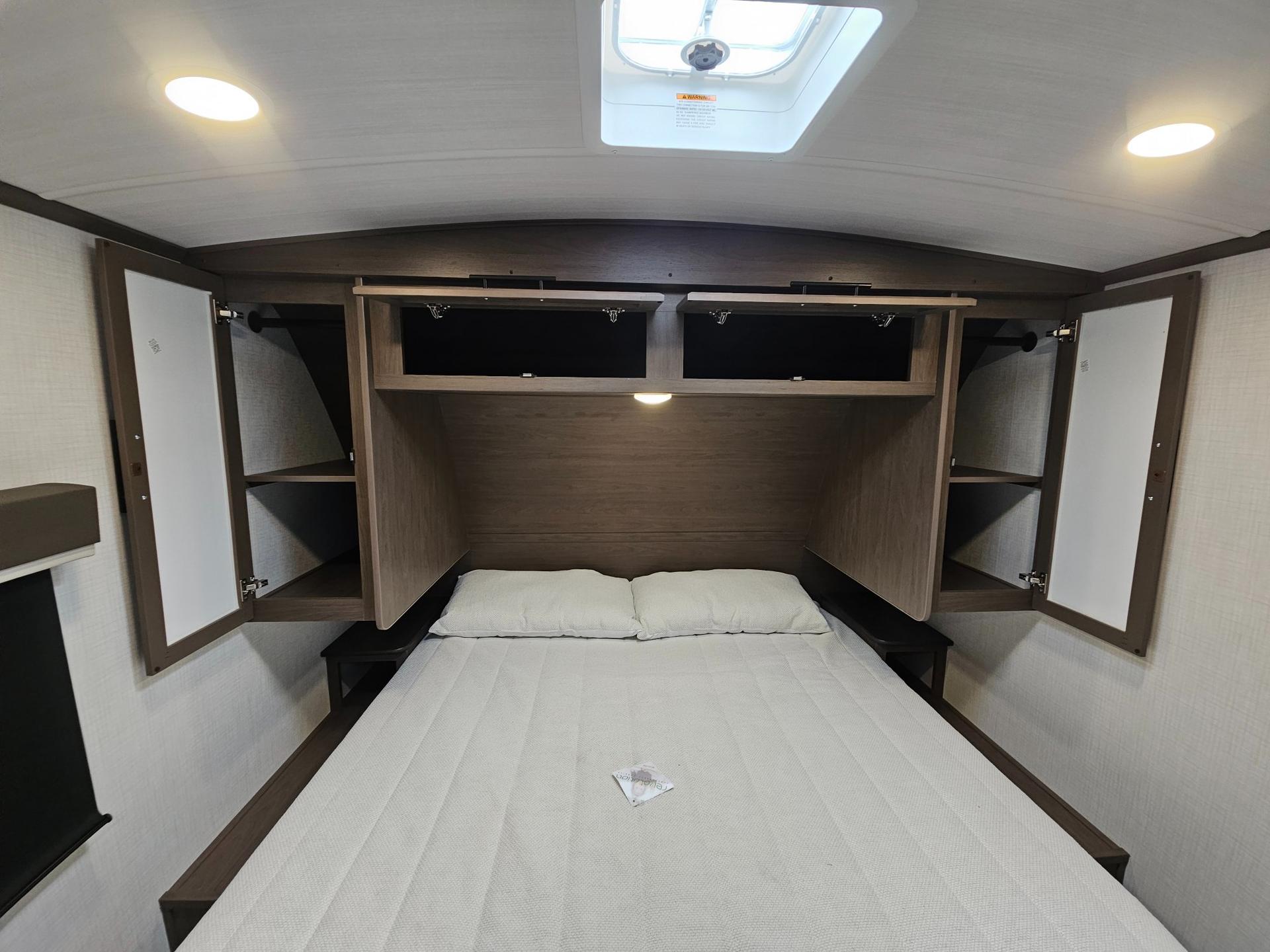 2026 Keystone RV 2026 Keystone RV Cougar Half-Ton - thumbnail 35