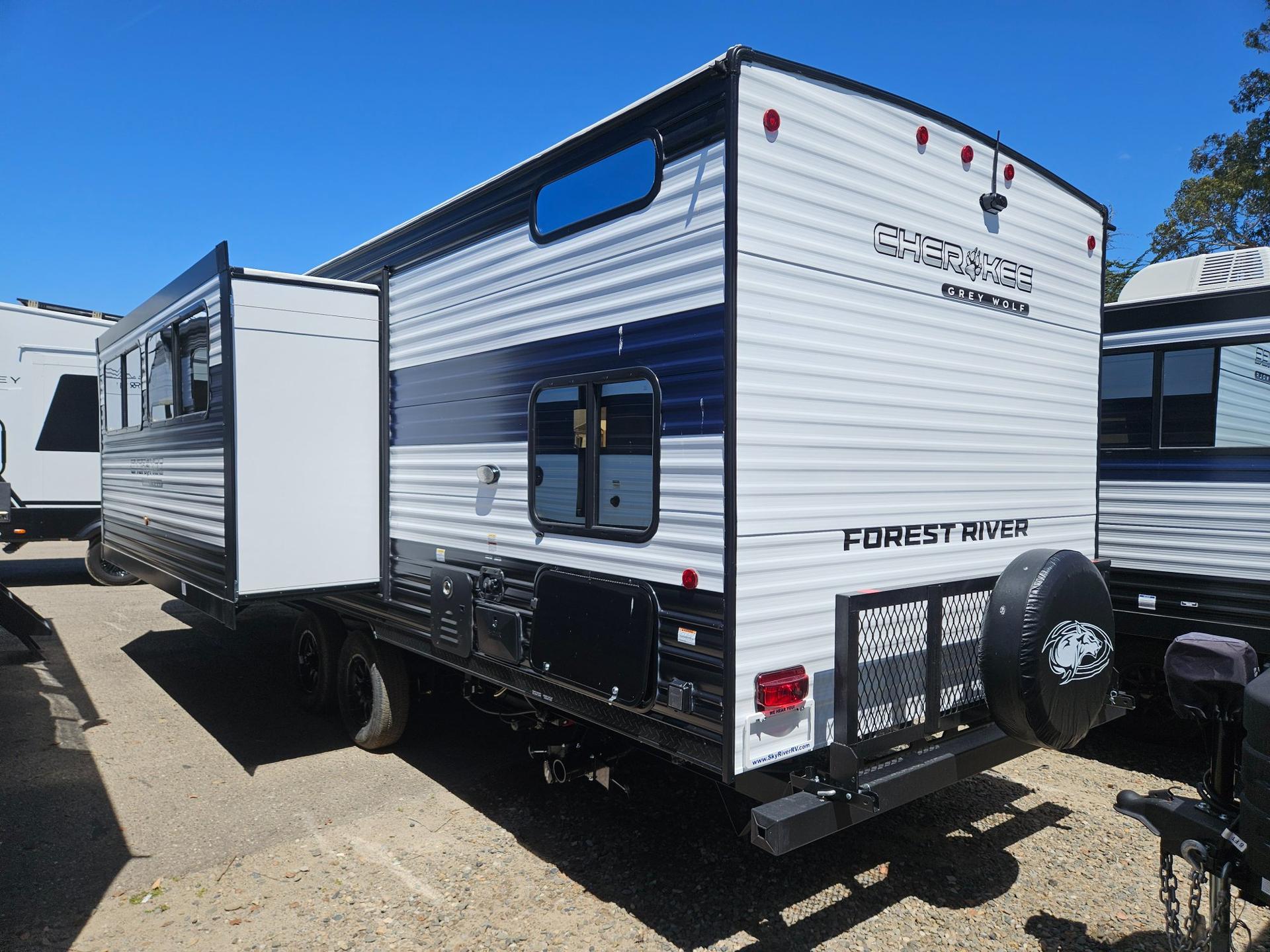 2026 Forest River RV 2026 Forest River RV Cherokee Grey Wolf - thumbnail 4