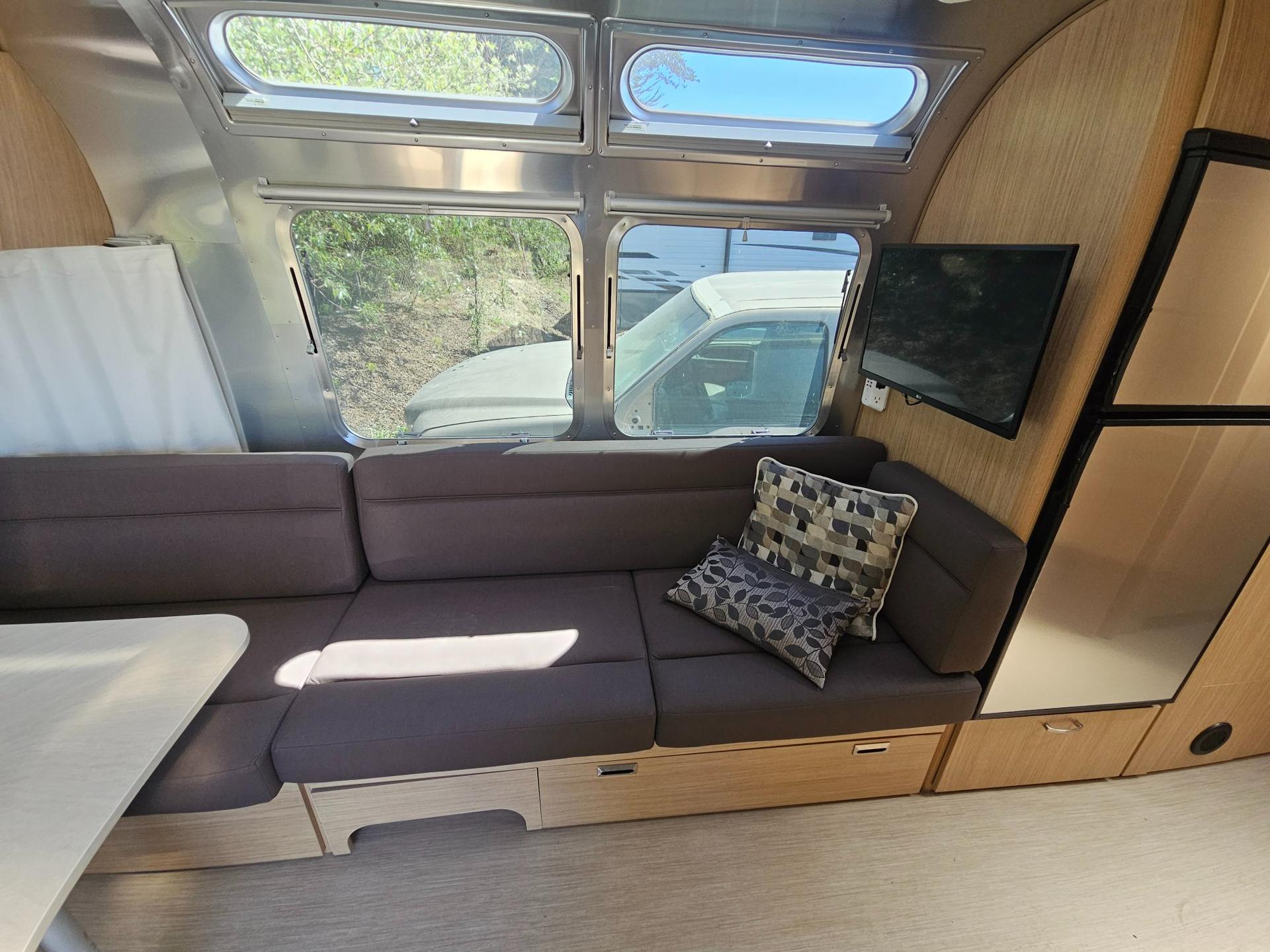 2020 Airstream 2020 Airstream Flying Cloud - thumbnail 10