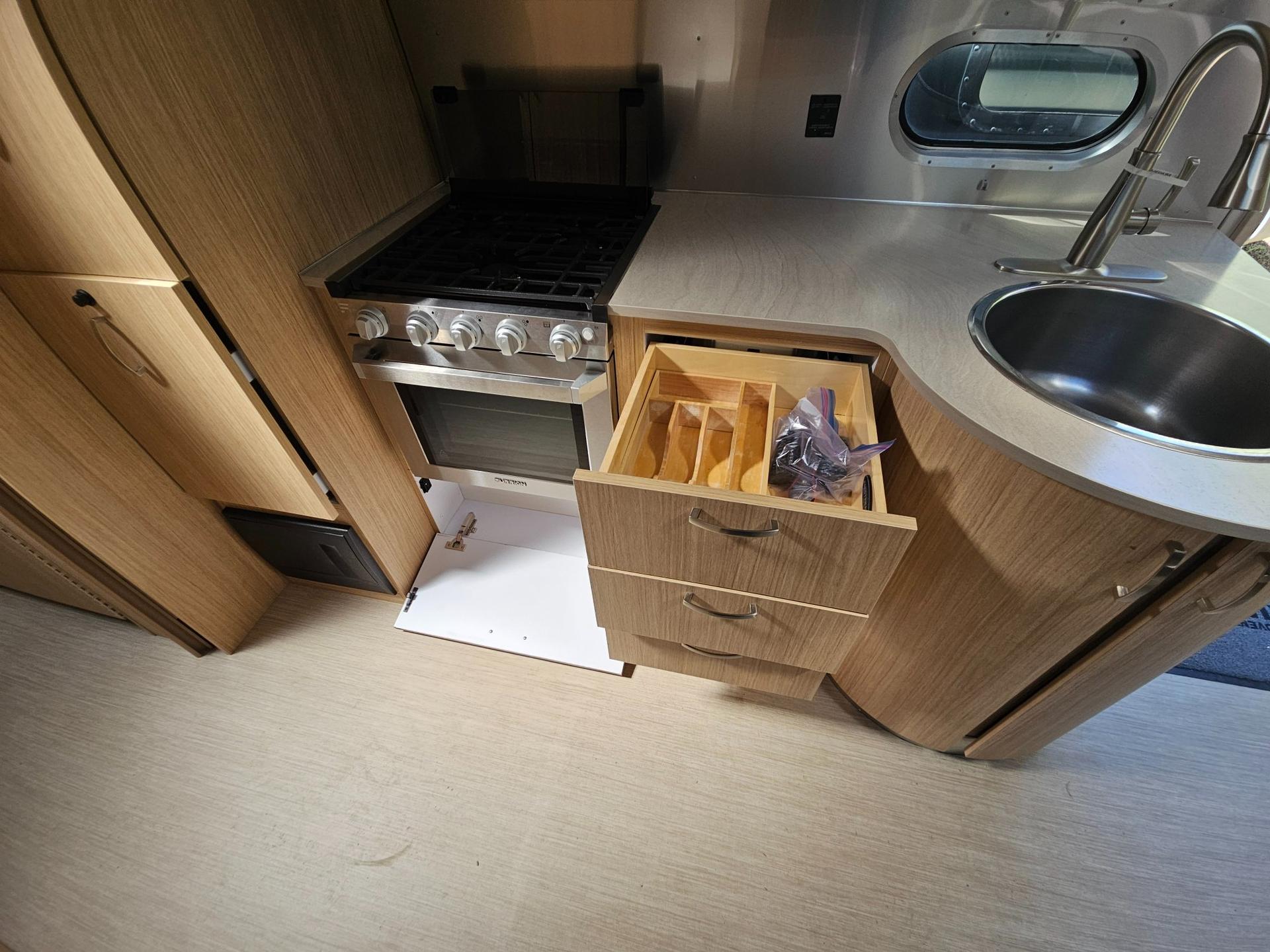 2020 Airstream 2020 Airstream Flying Cloud - thumbnail 16