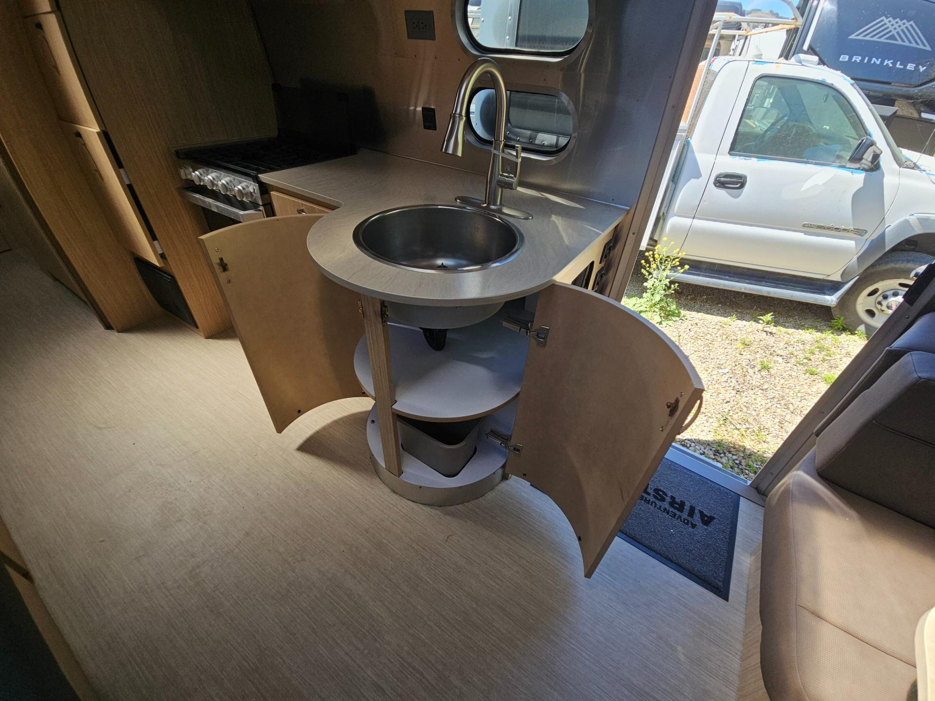 2020 Airstream 2020 Airstream Flying Cloud - thumbnail 17