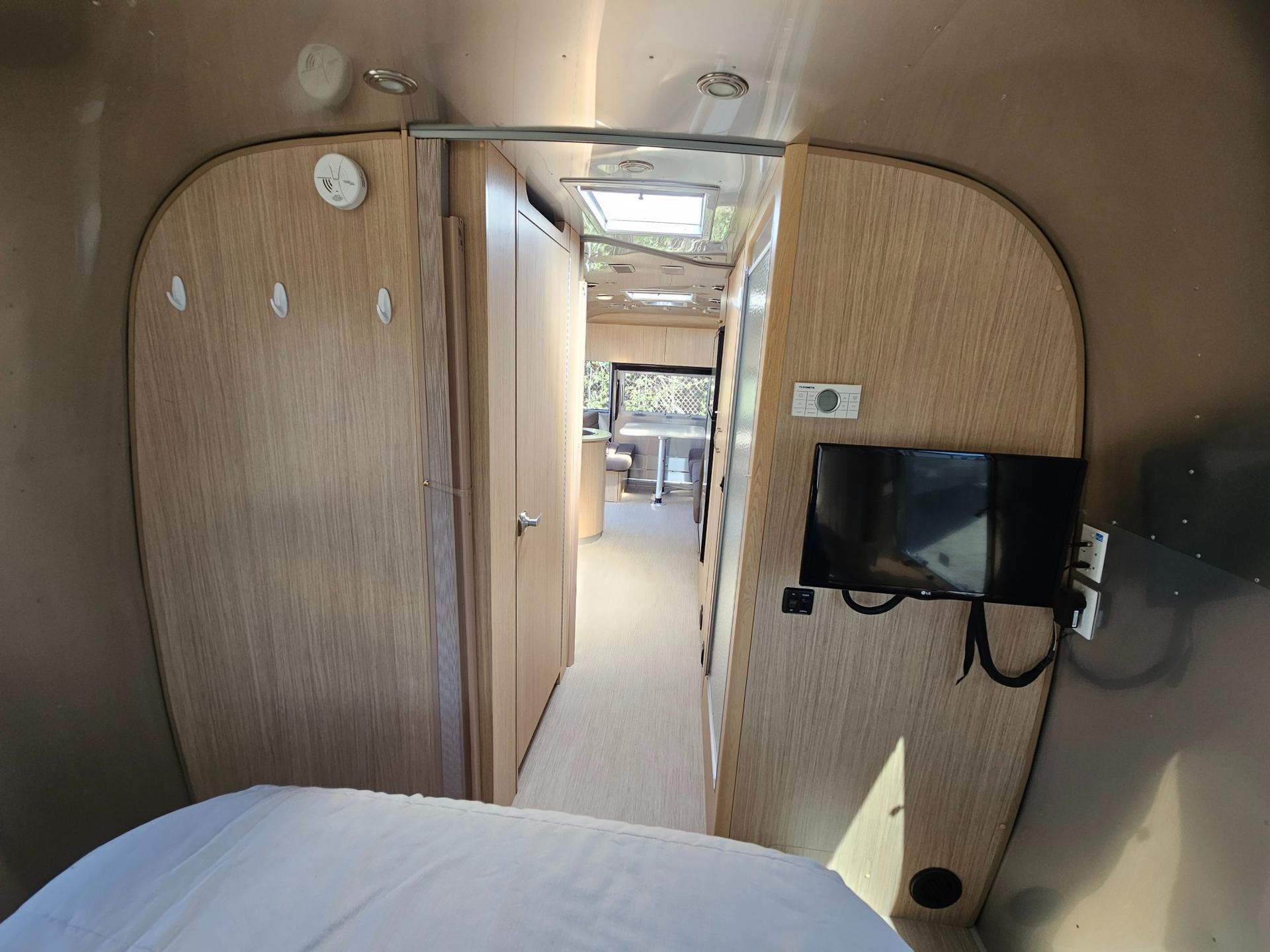 2020 Airstream 2020 Airstream Flying Cloud - thumbnail 34