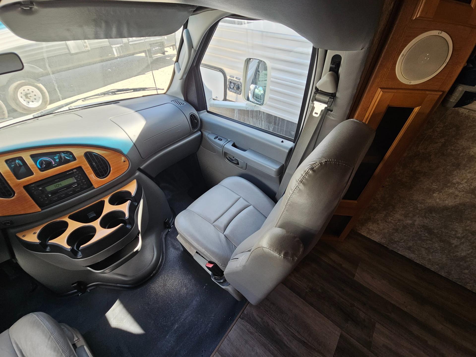 2006 Coachmen 2006 Coachmen Concord - thumbnail 10