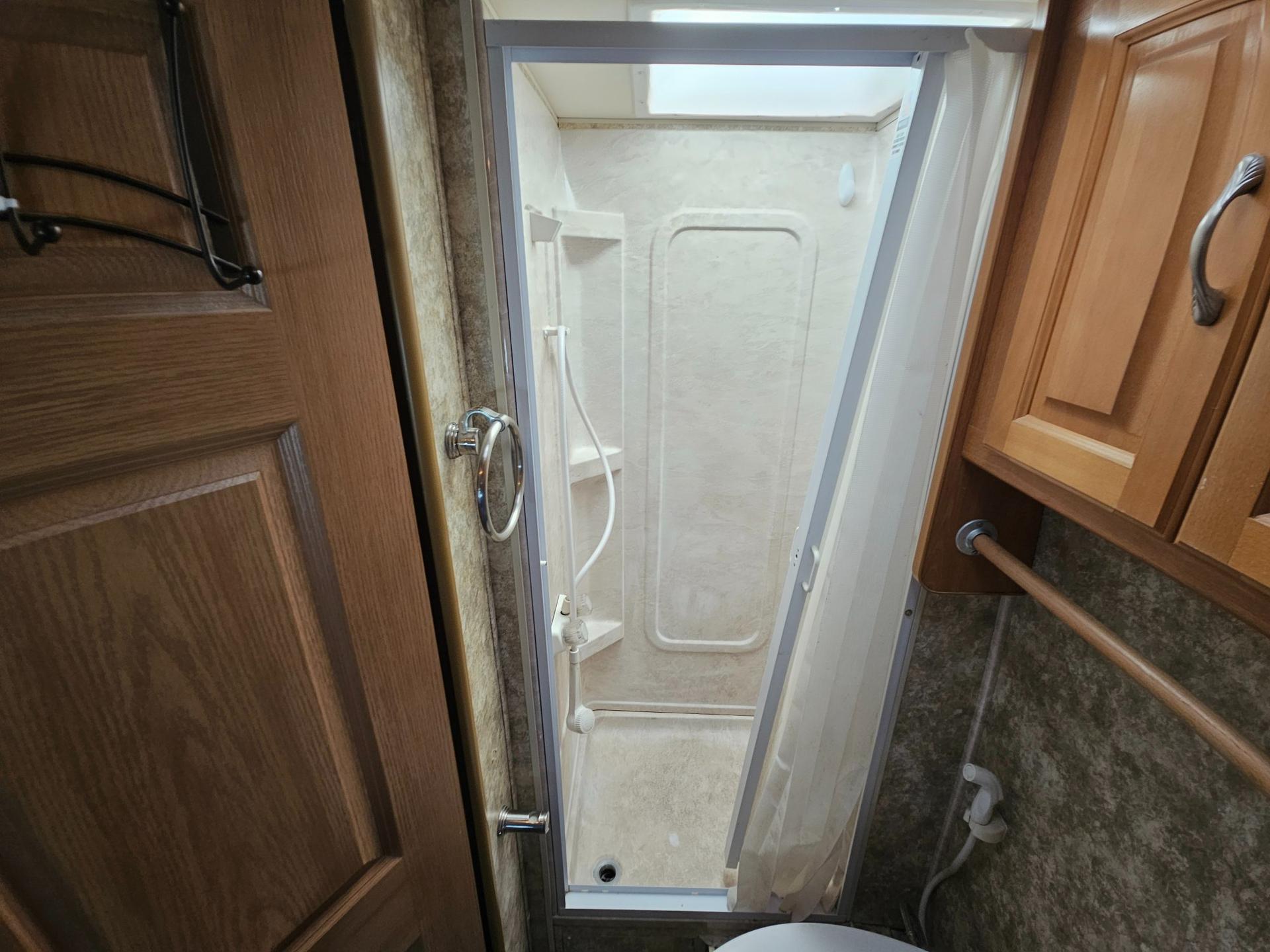2006 Coachmen 2006 Coachmen Concord - thumbnail 25