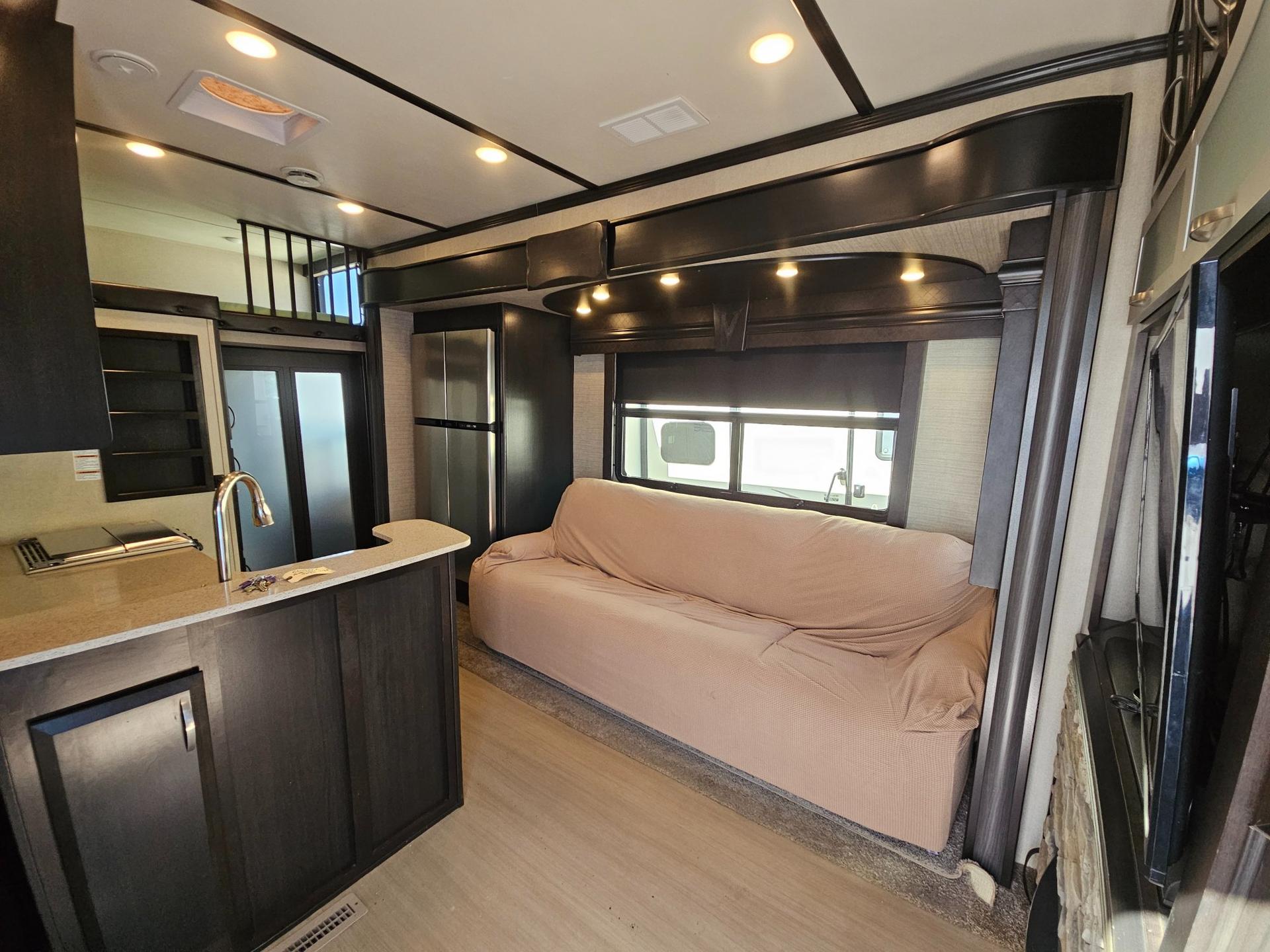 2016 Dutchmen RV 2016 Dutchmen RV Voltage - thumbnail 6