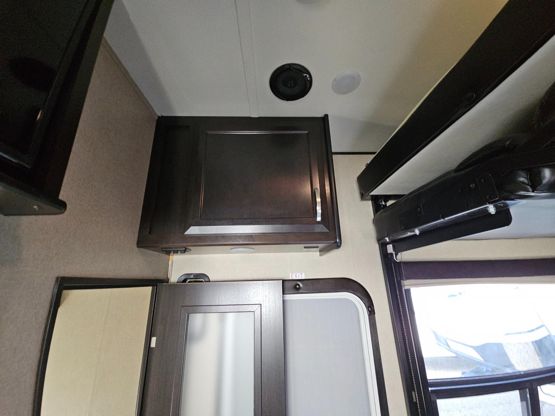 2016 Dutchmen RV 2016 Dutchmen RV Voltage - thumbnail 47