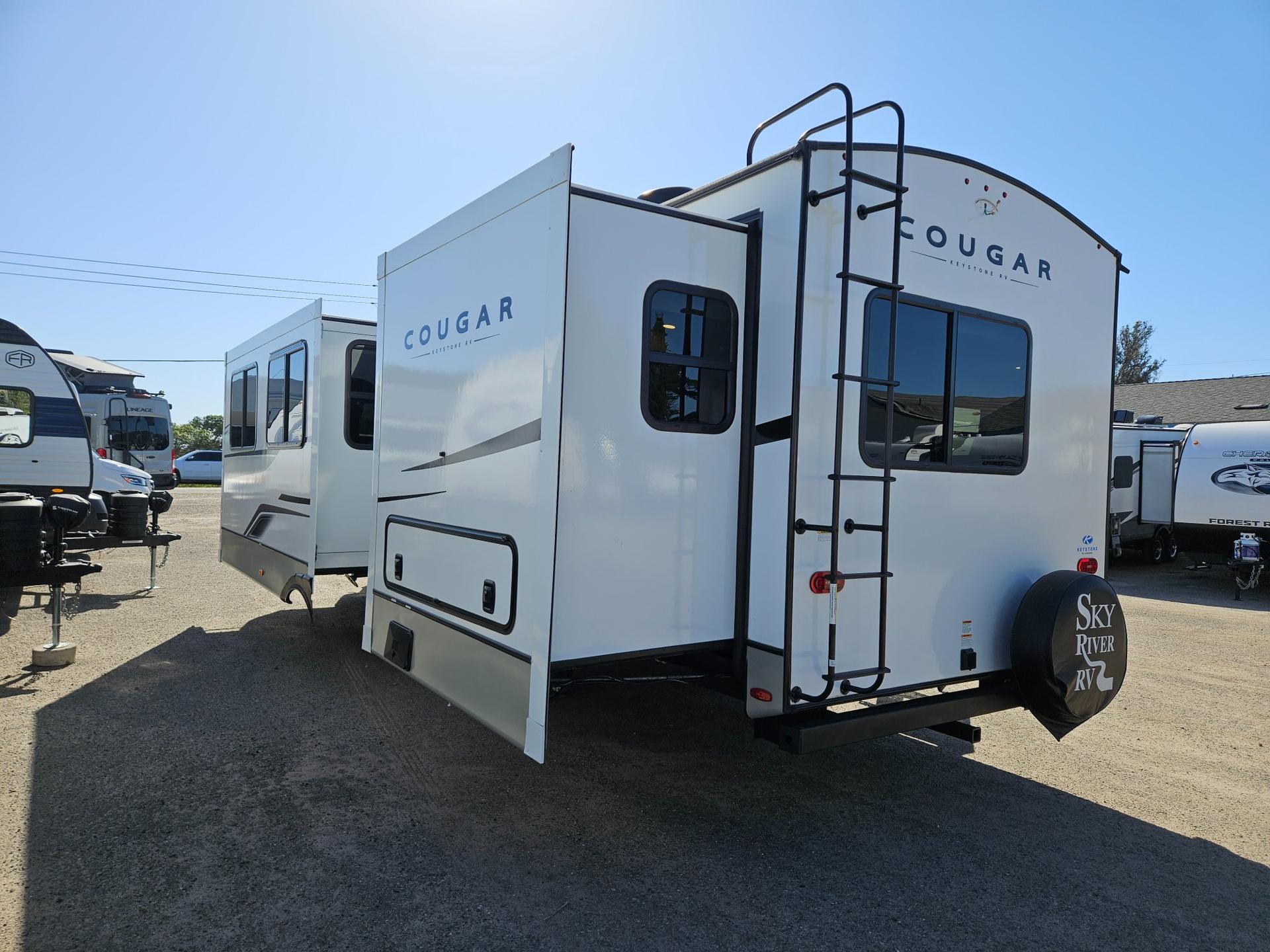 2025 Keystone RV 2025 Keystone RV Cougar Half-Ton - thumbnail 3