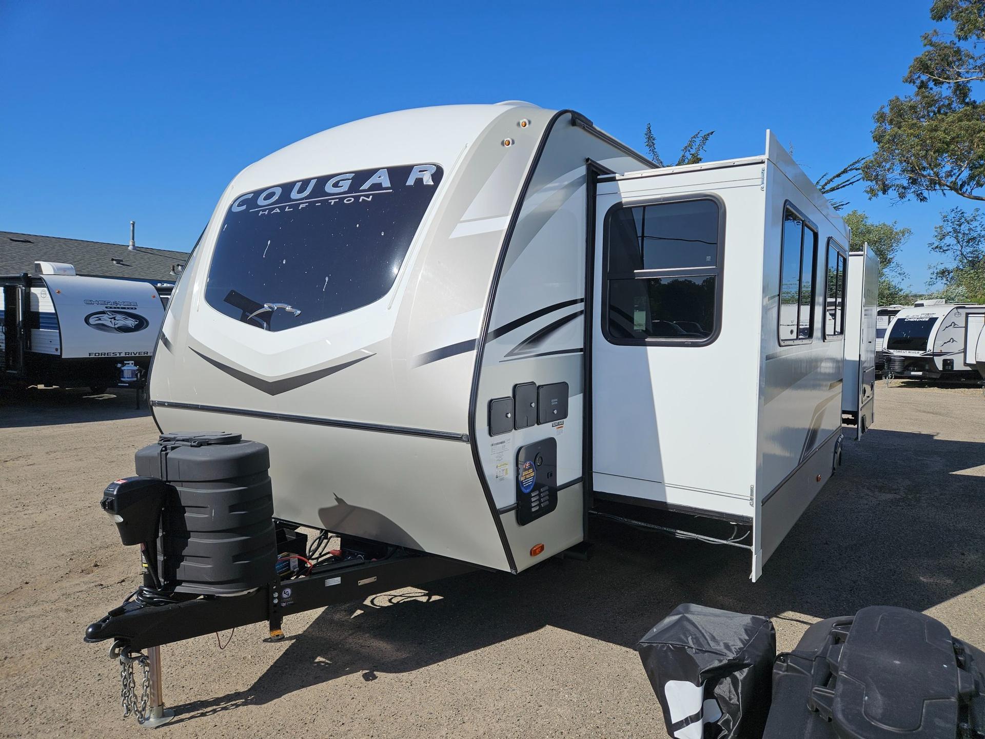 2025 Keystone RV 2025 Keystone RV Cougar Half-Ton - thumbnail 4