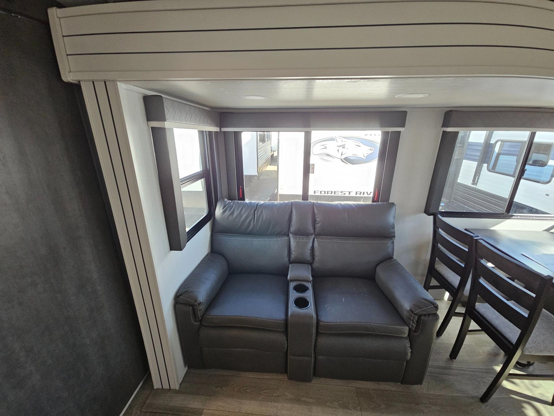 2025 Keystone RV 2025 Keystone RV Cougar Half-Ton - thumbnail 8