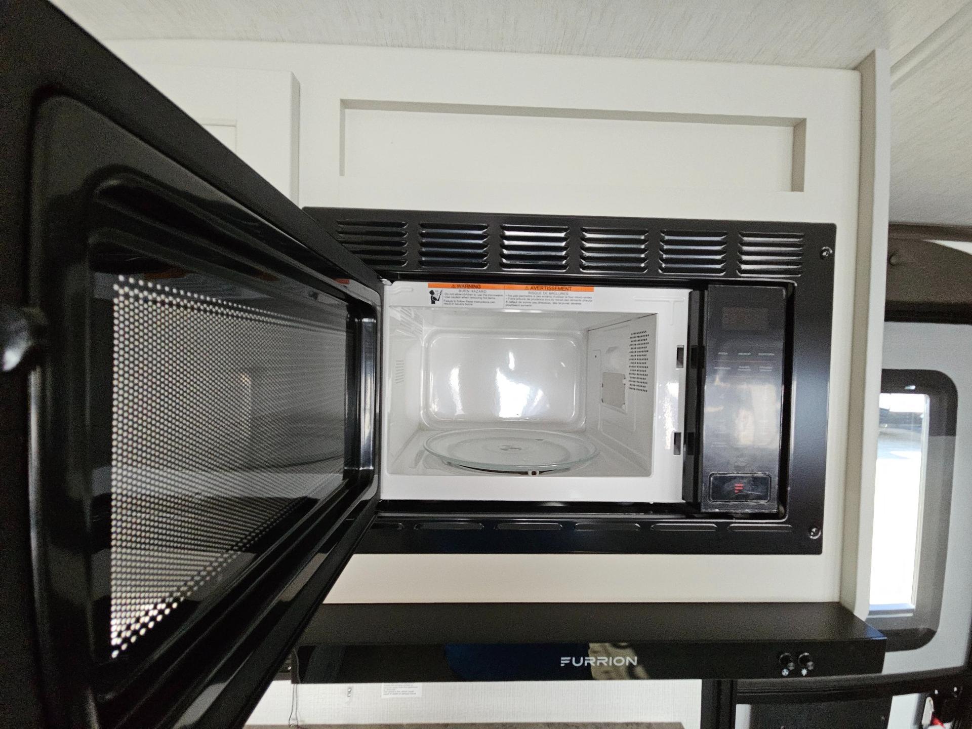 2025 Keystone RV 2025 Keystone RV Cougar Half-Ton - thumbnail 17