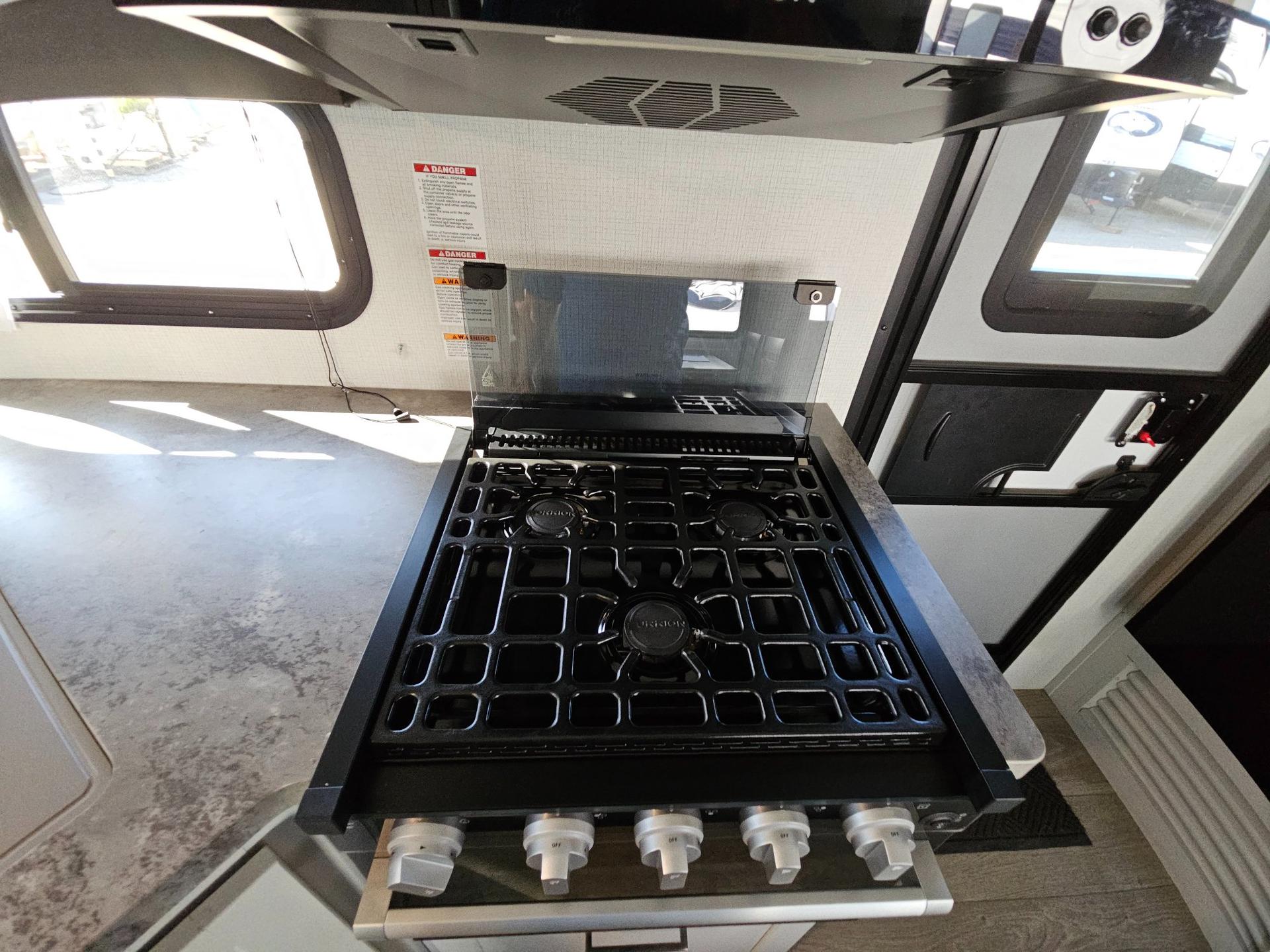 2025 Keystone RV 2025 Keystone RV Cougar Half-Ton - thumbnail 18