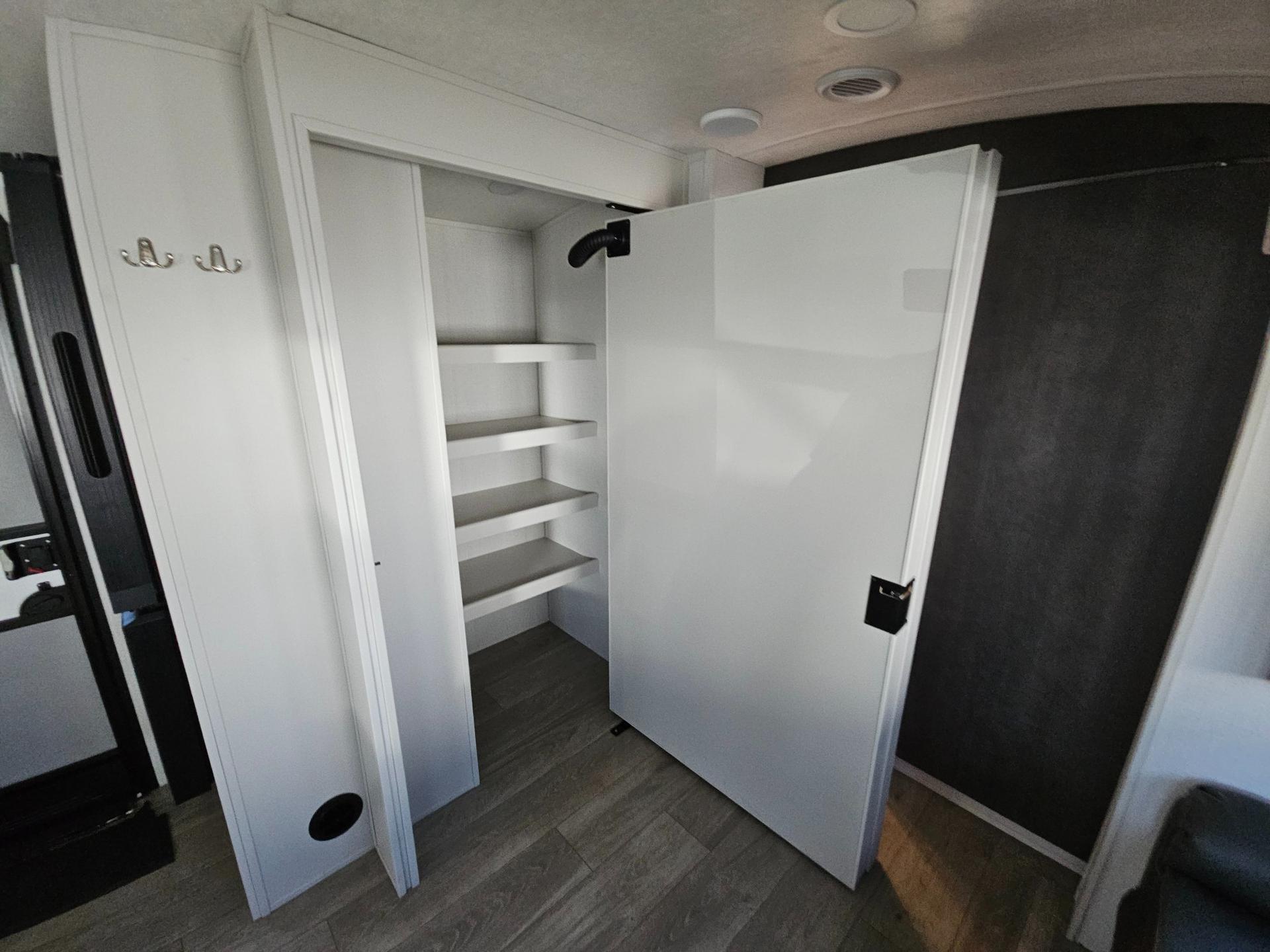 2025 Keystone RV 2025 Keystone RV Cougar Half-Ton - thumbnail 23