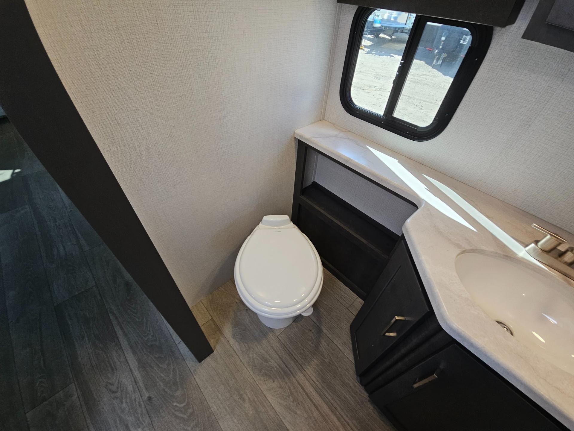 2025 Keystone RV 2025 Keystone RV Cougar Half-Ton - thumbnail 28