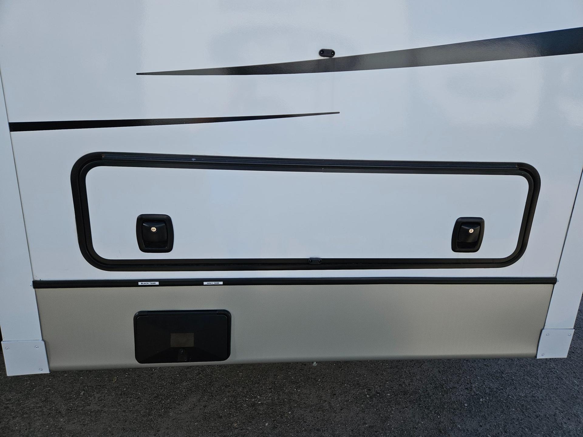 2025 Keystone RV 2025 Keystone RV Cougar Half-Ton - thumbnail 48