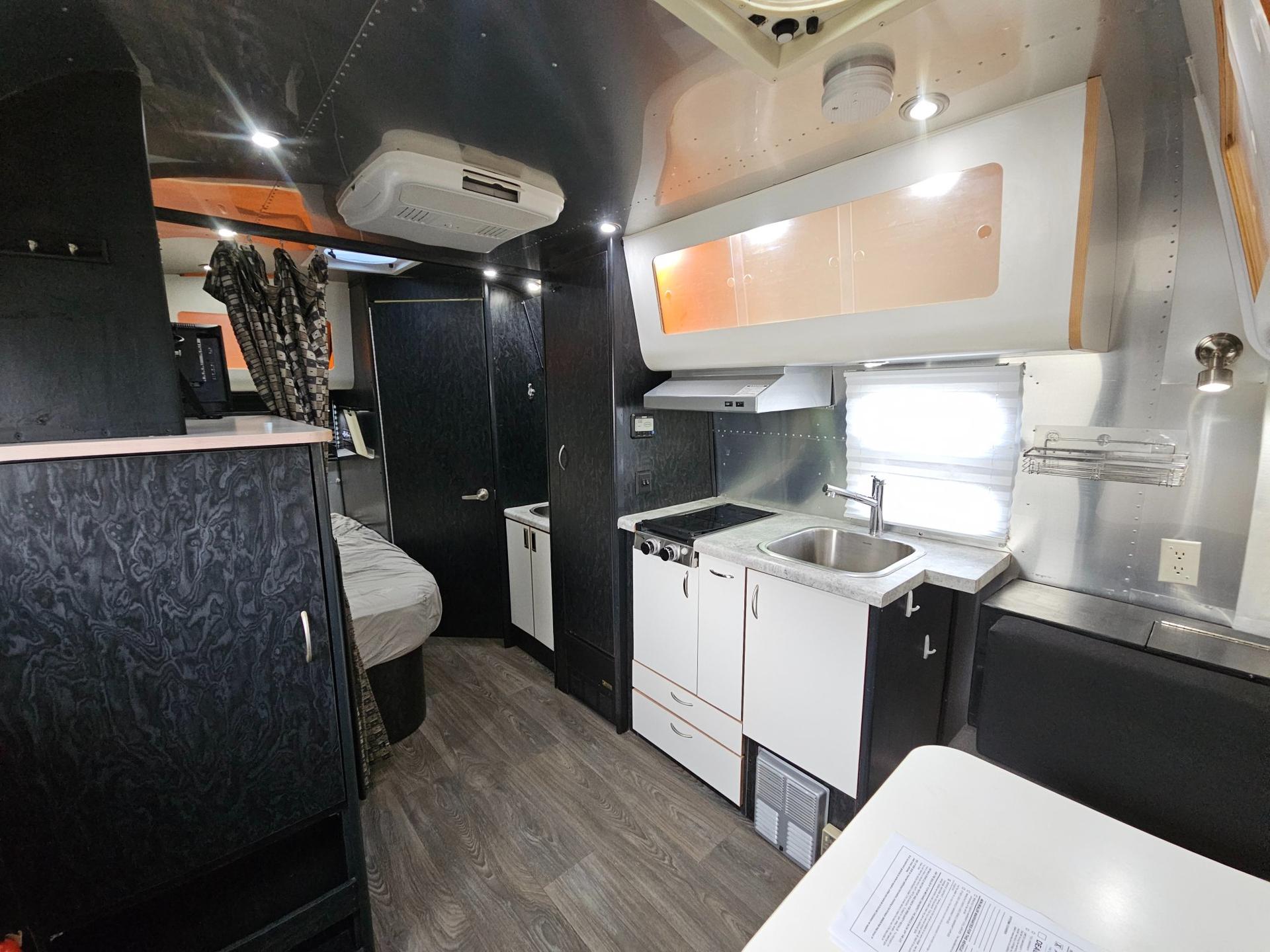 2004 Airstream 2004 Airstream International Bambi CCD - thumbnail 4