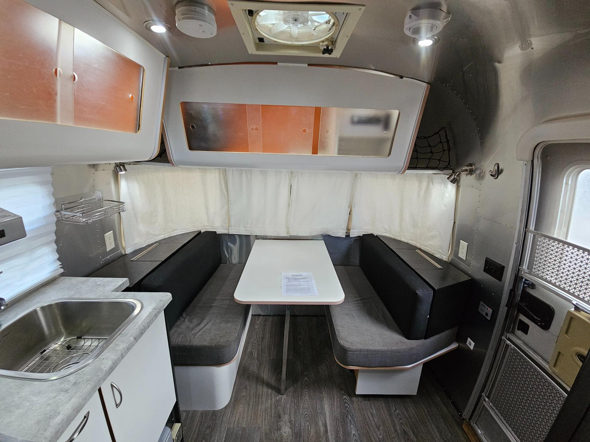 2004 Airstream 2004 Airstream International Bambi CCD - thumbnail 6