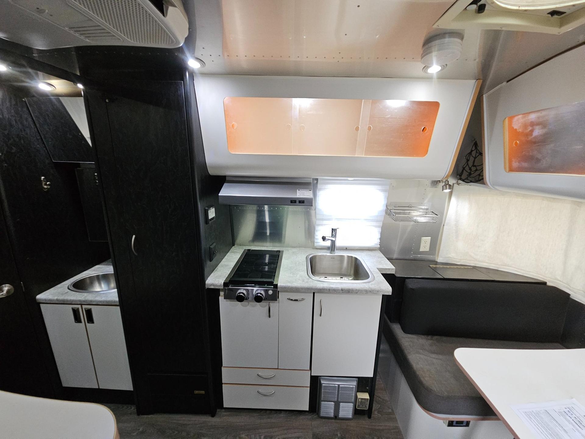 2004 Airstream 2004 Airstream International Bambi CCD - thumbnail 10