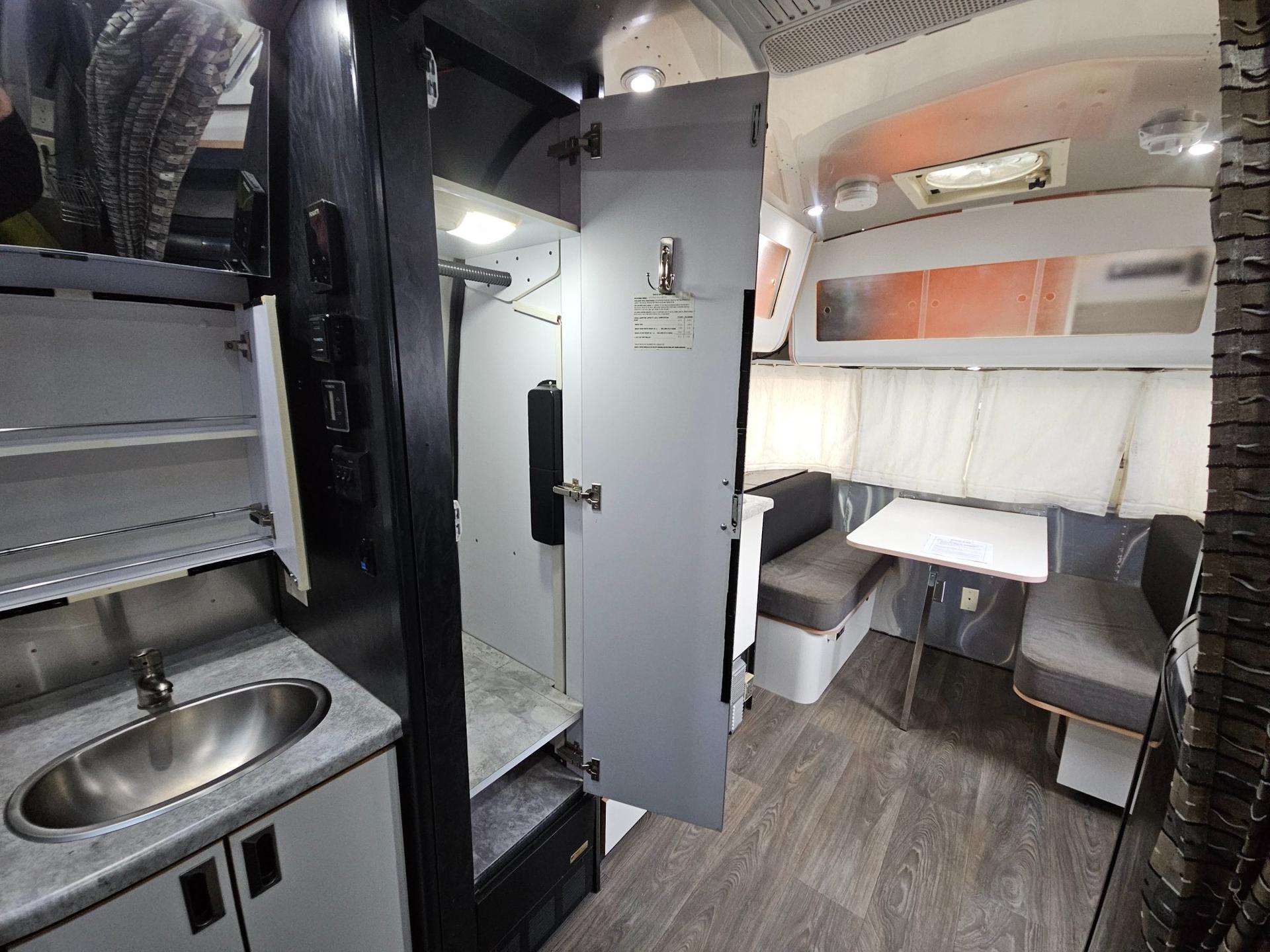 2004 Airstream 2004 Airstream International Bambi CCD - thumbnail 15