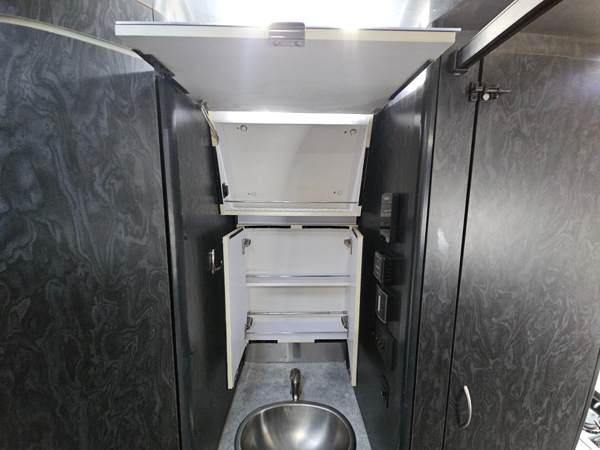 2004 Airstream 2004 Airstream International Bambi CCD - thumbnail 17