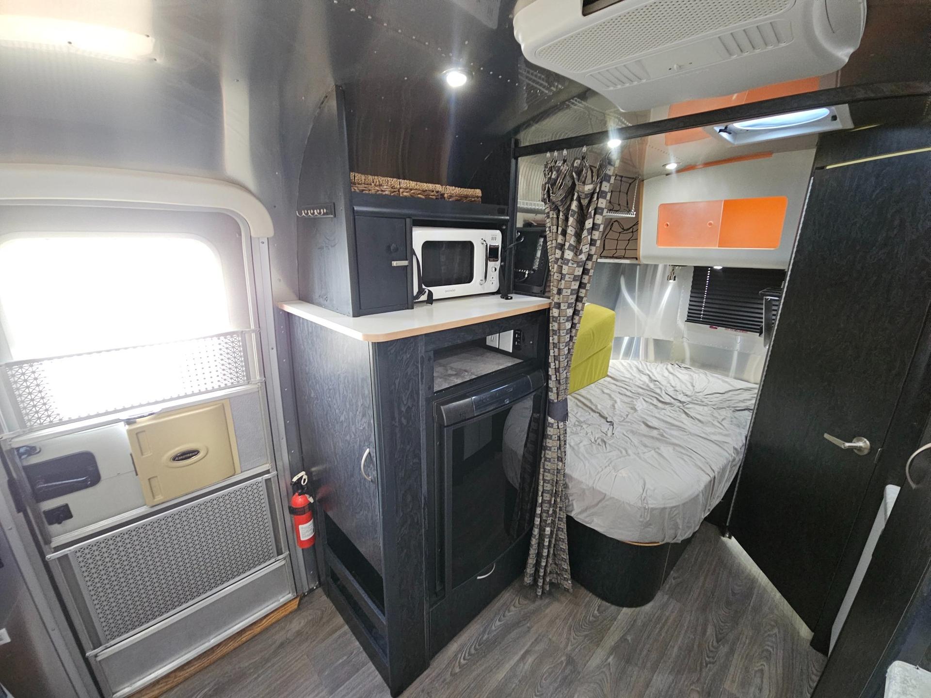 2004 Airstream 2004 Airstream International Bambi CCD - thumbnail 20