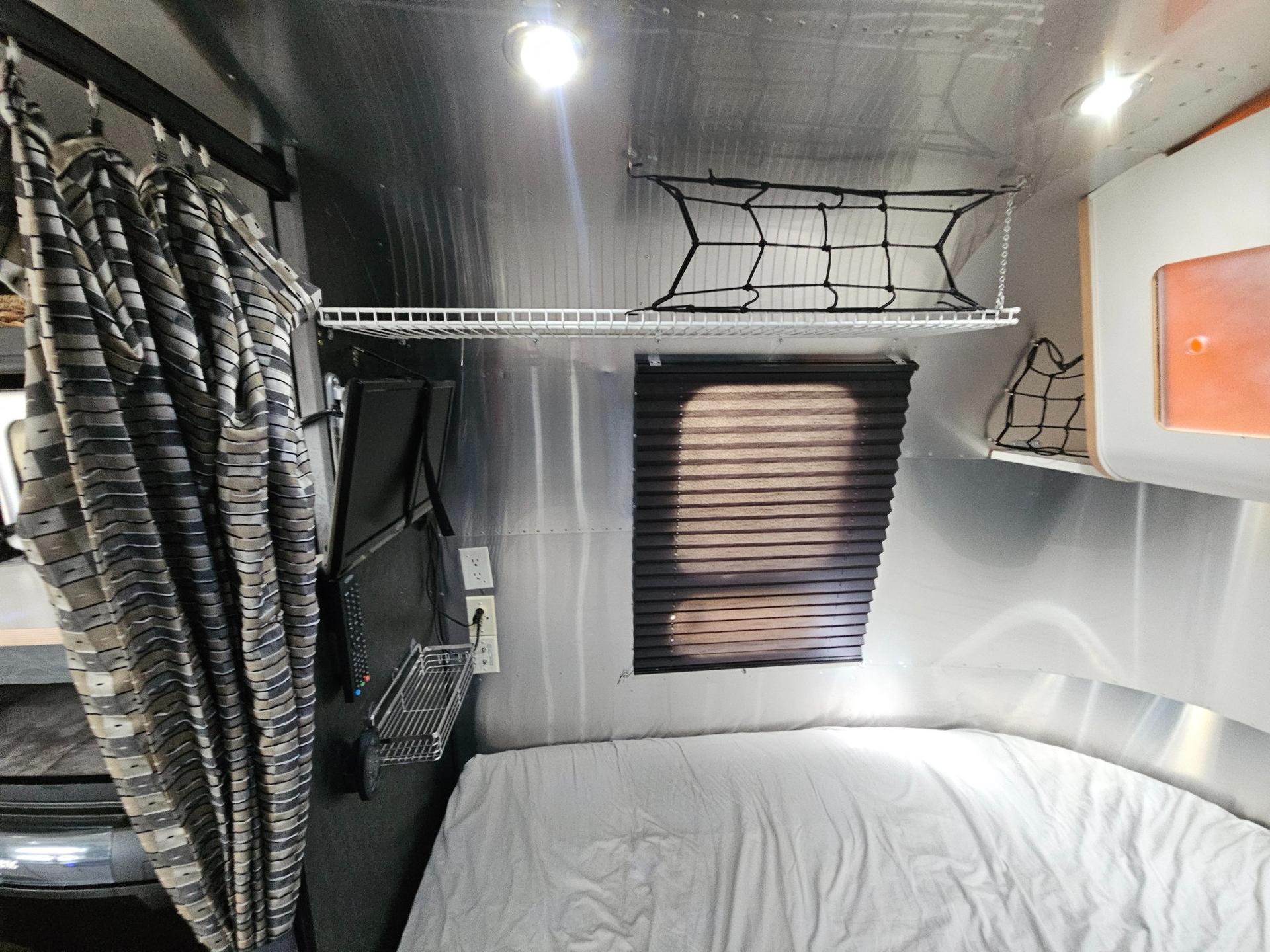 2004 Airstream 2004 Airstream International Bambi CCD - thumbnail 26