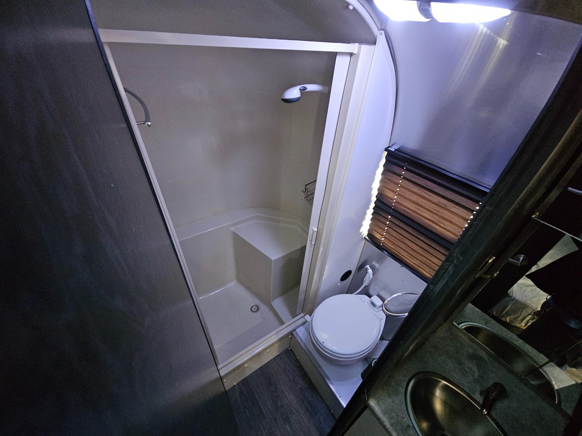 2004 Airstream 2004 Airstream International Bambi CCD - thumbnail 29