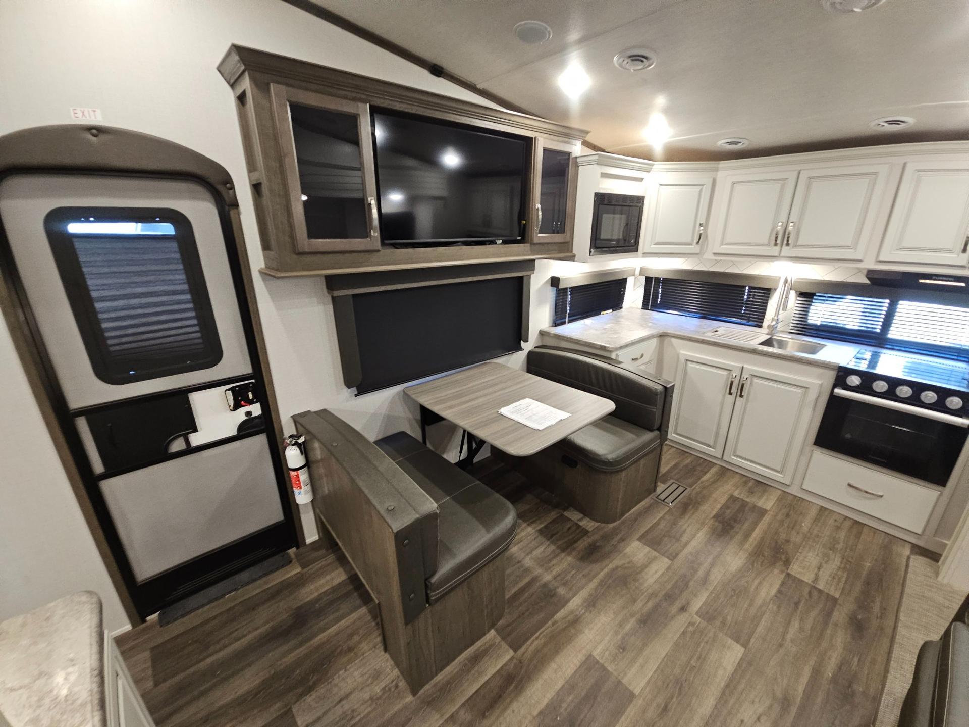 2023 Keystone RV 2023 Keystone RV Cougar Half-Ton - thumbnail 7