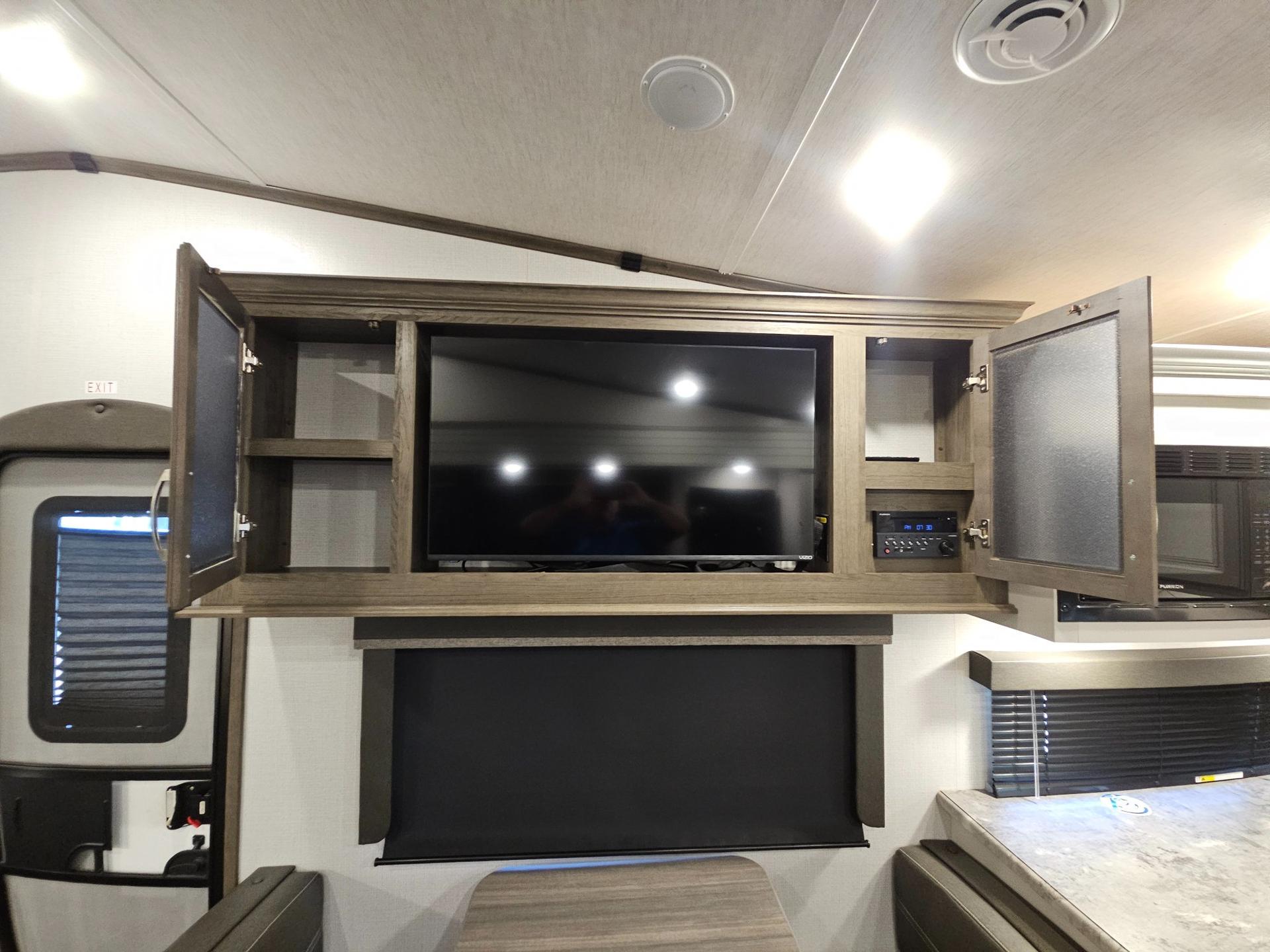 2023 Keystone RV 2023 Keystone RV Cougar Half-Ton - thumbnail 10