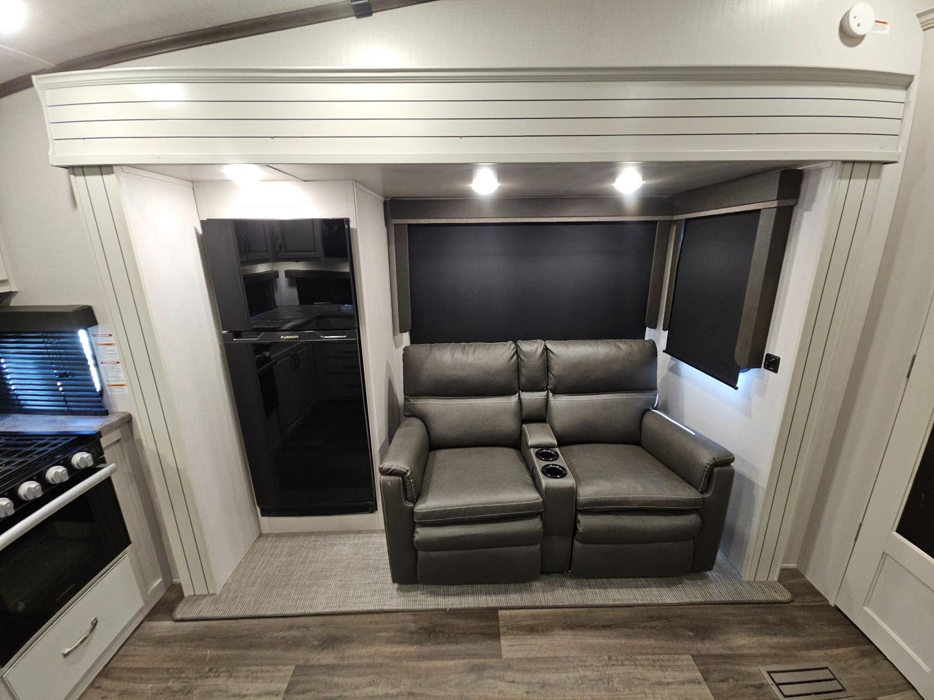 2023 Keystone RV 2023 Keystone RV Cougar Half-Ton - thumbnail 18