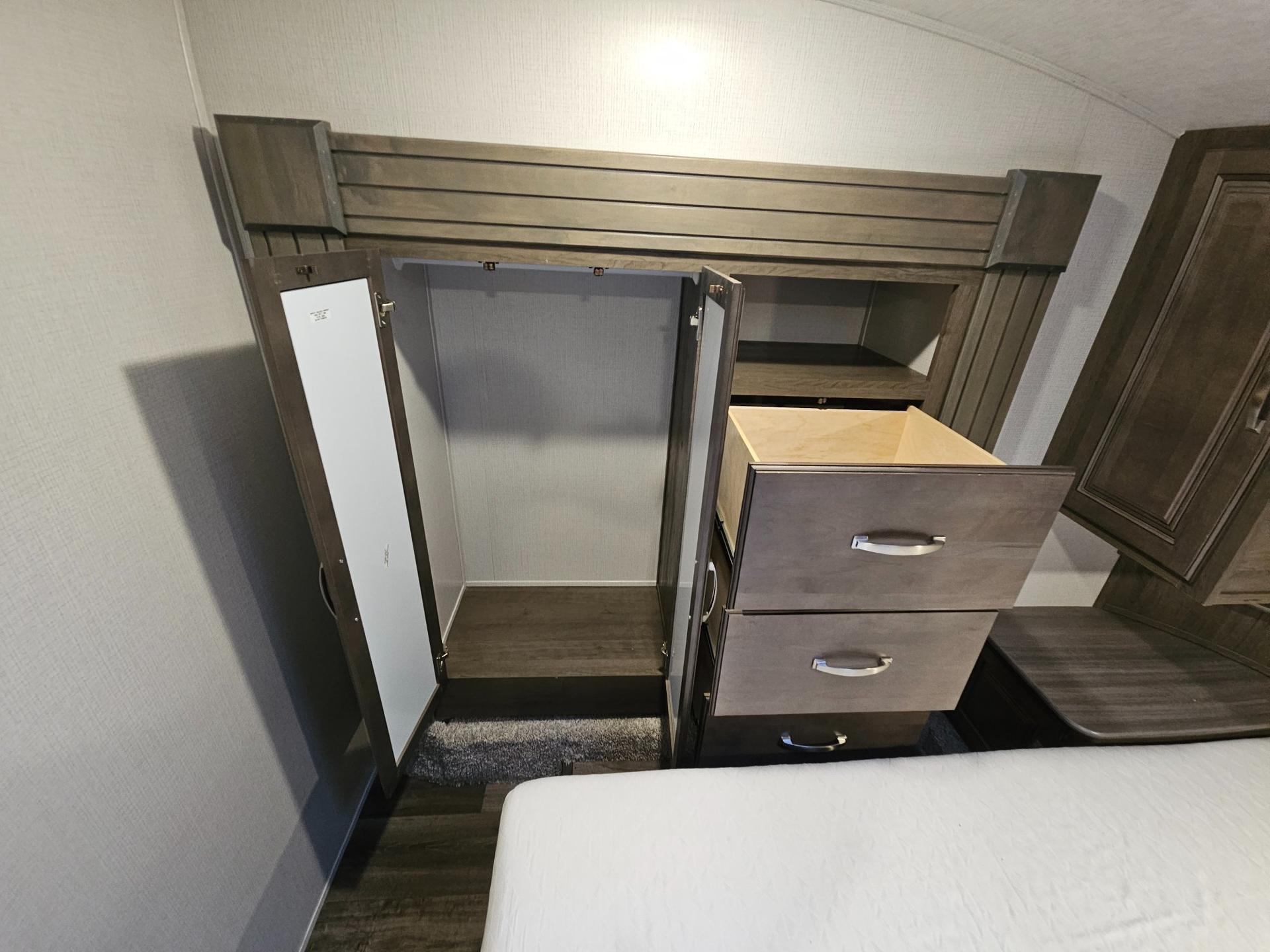2023 Keystone RV 2023 Keystone RV Cougar Half-Ton - thumbnail 36