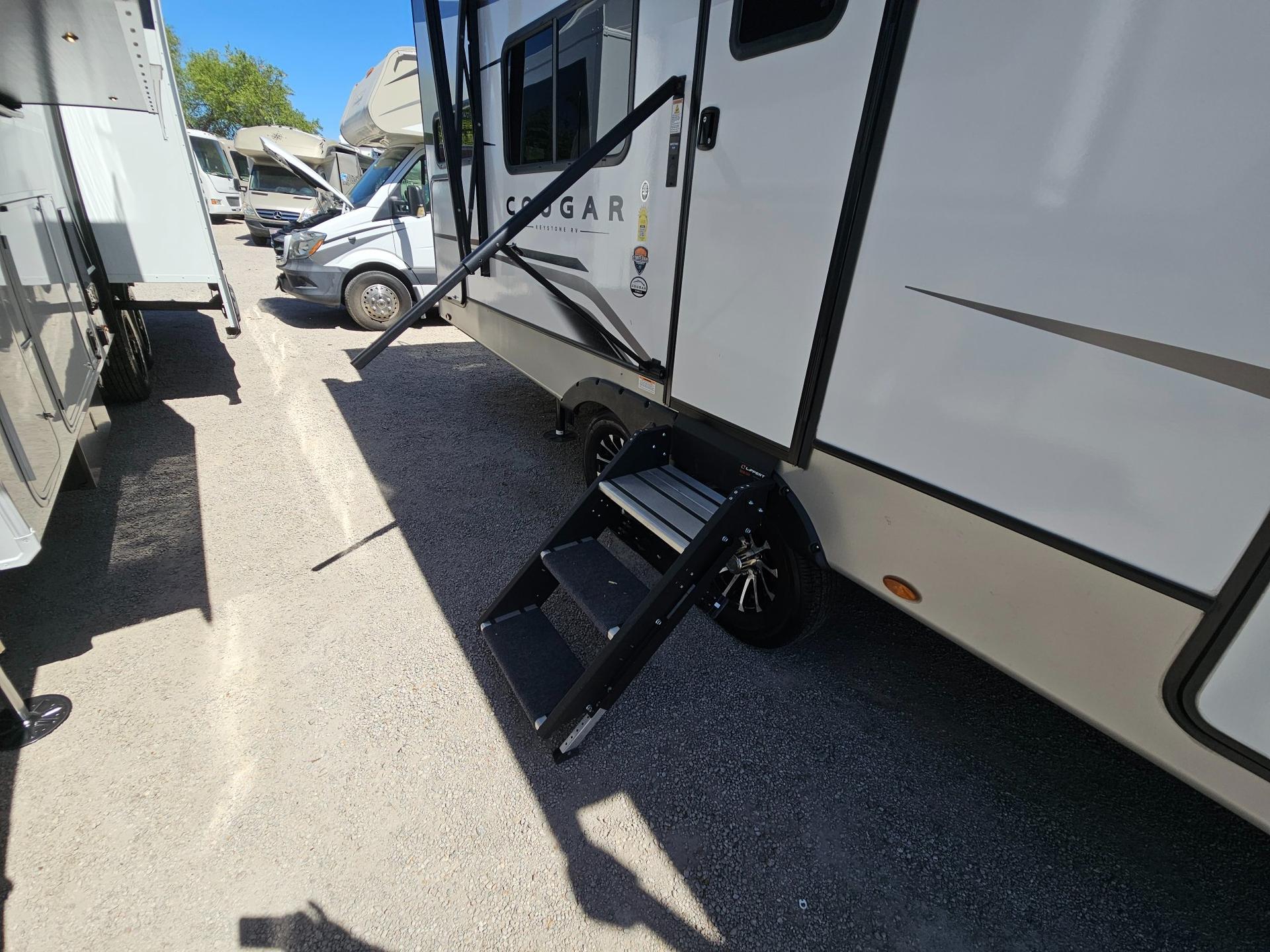 2023 Keystone RV 2023 Keystone RV Cougar Half-Ton - thumbnail 42