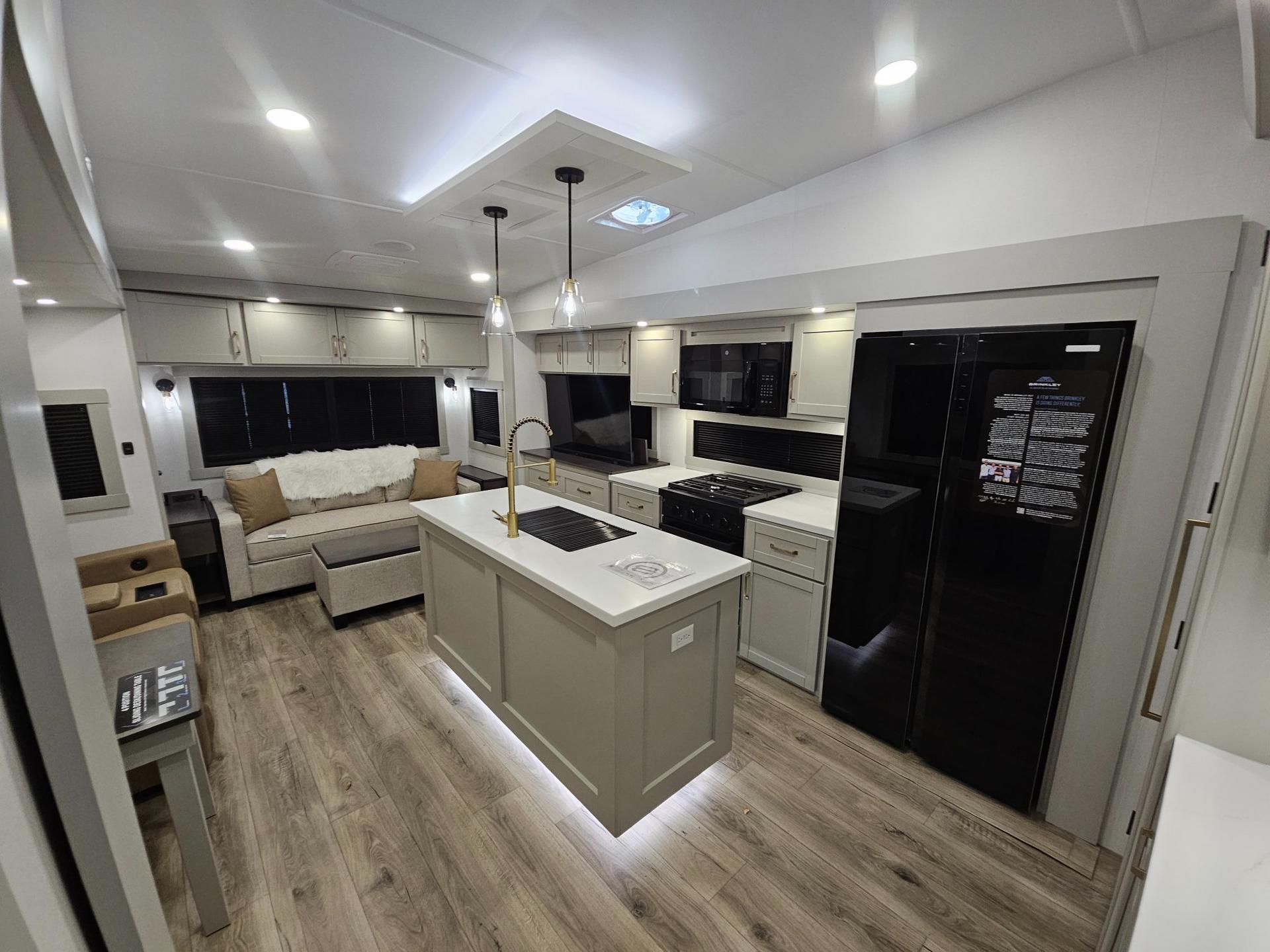 2026 Brinkley RV 2026 Brinkley RV Model Z - thumbnail 6